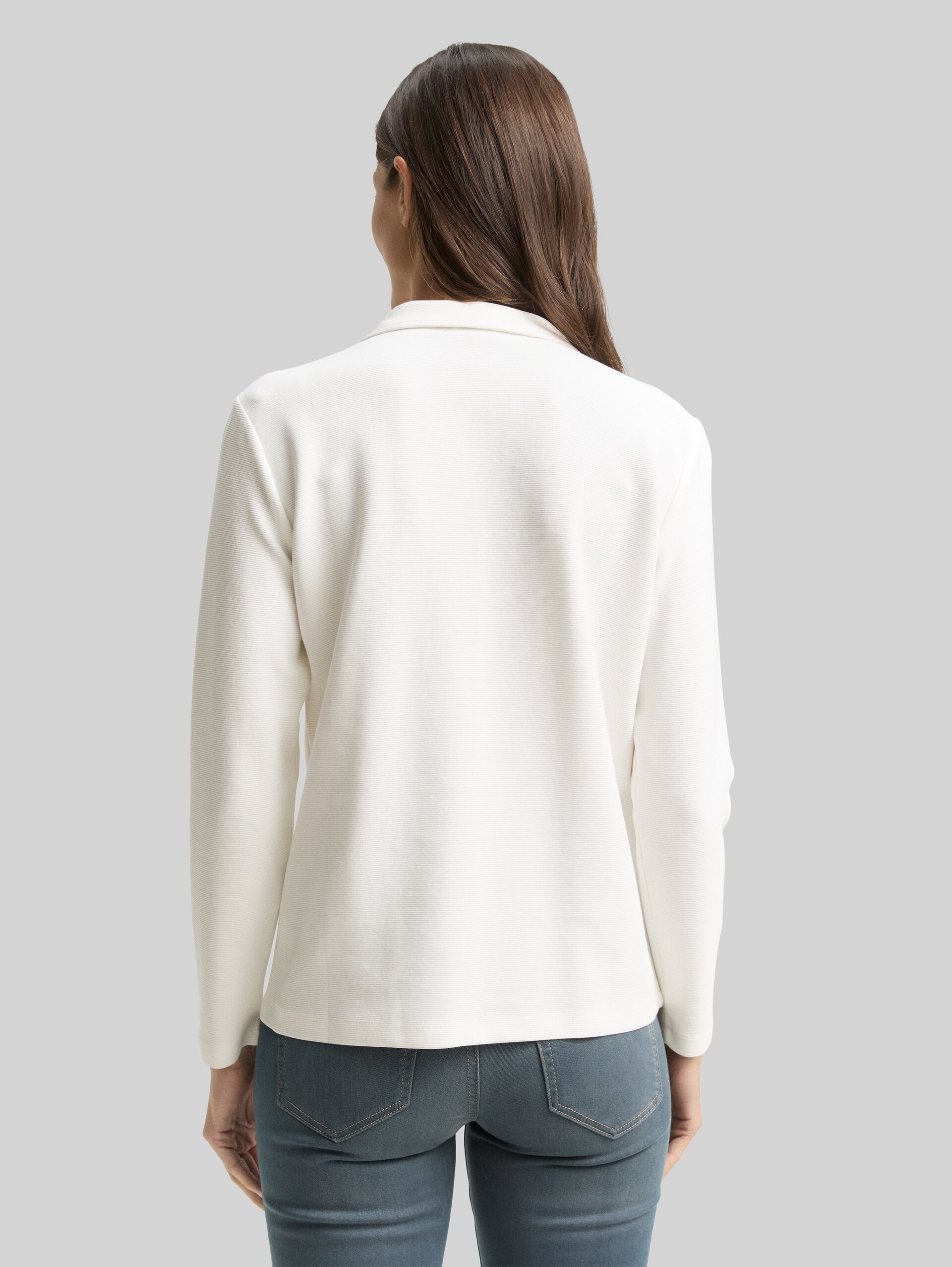 Langarmshirt mit Polokragen - Whisper White - Auschnitt Model-Rückansicht