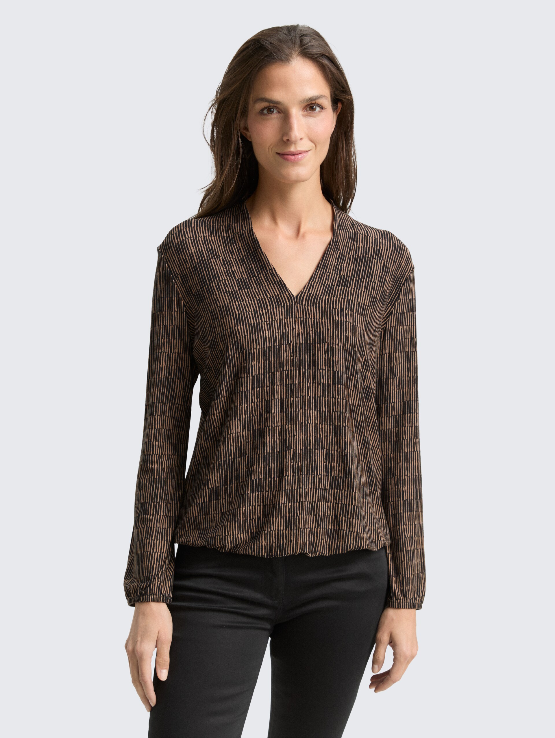 Shirt met lange mouwen met patroon - irregular beige graphic design - Nek model vooraanzicht