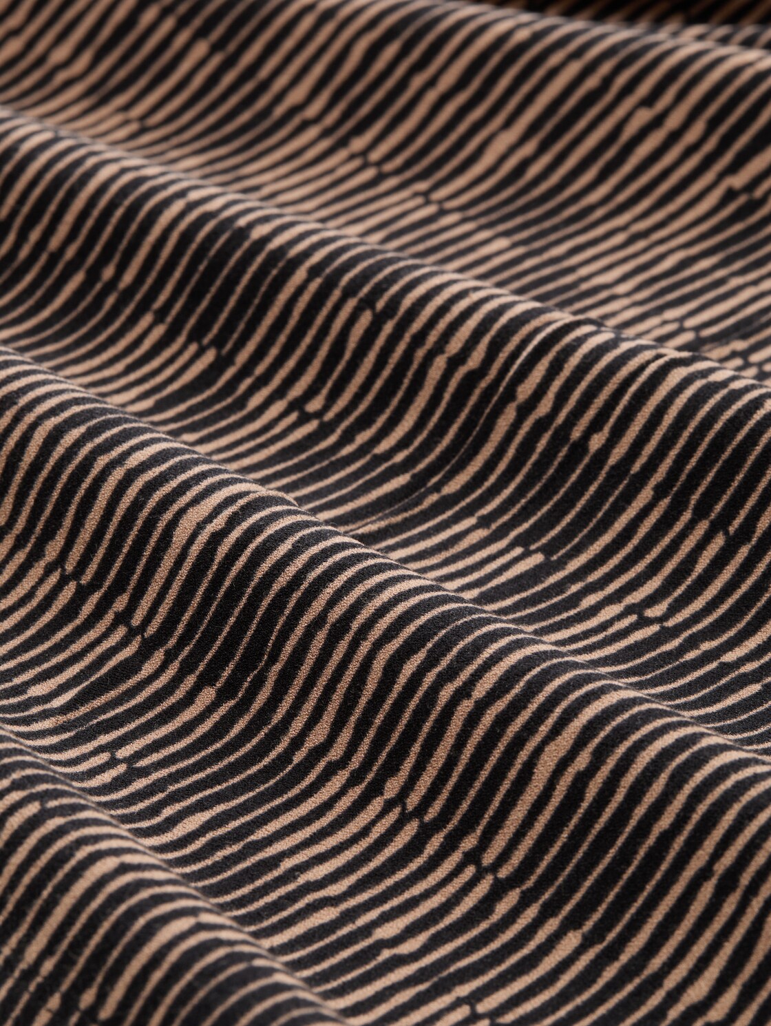 Shirt met lange mouwen en patroon - irregular beige graphic design - Materiaalweergave