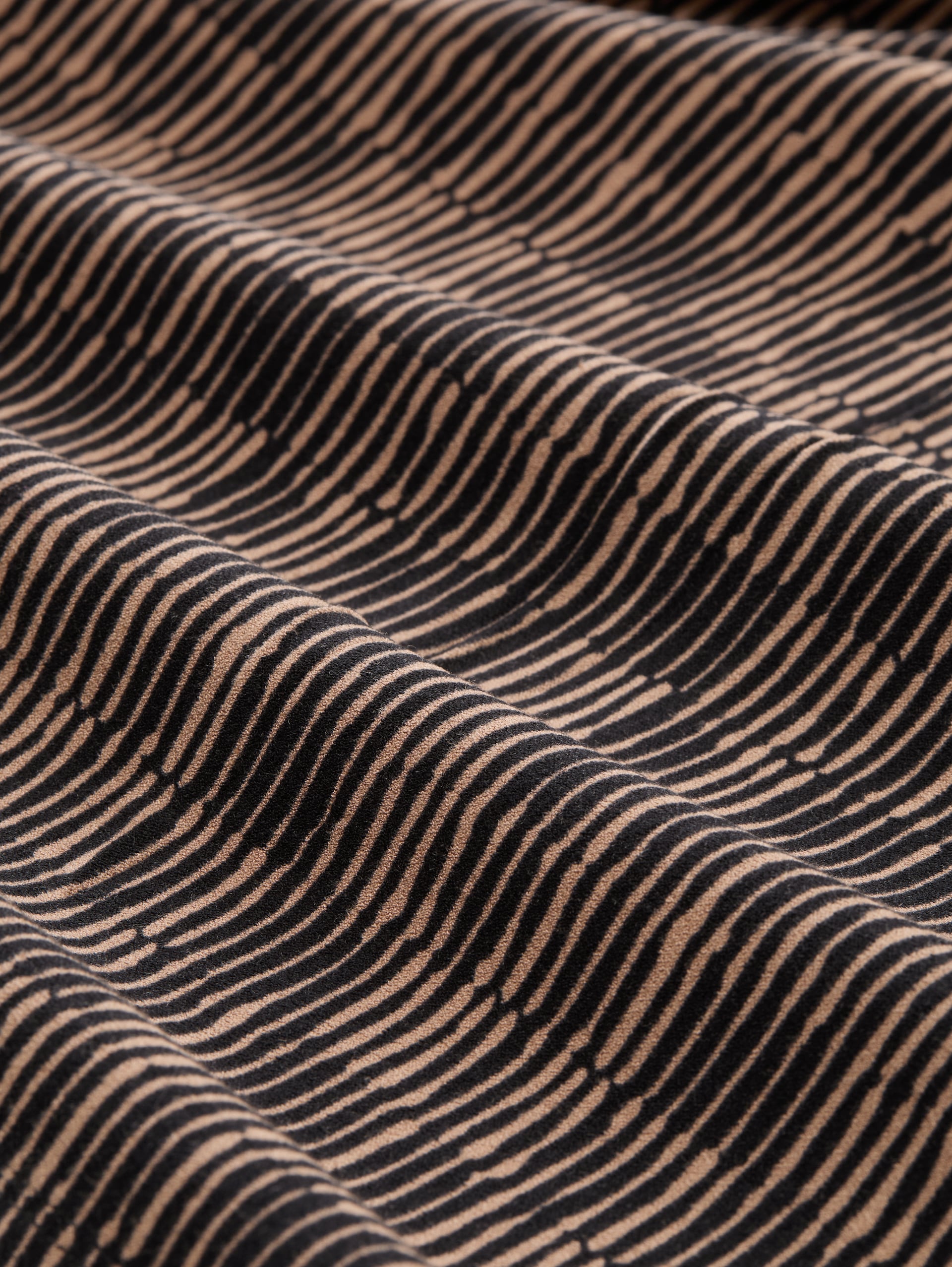 Shirt met lange mouwen met patroon - irregular beige graphic design - Materiaalweergave