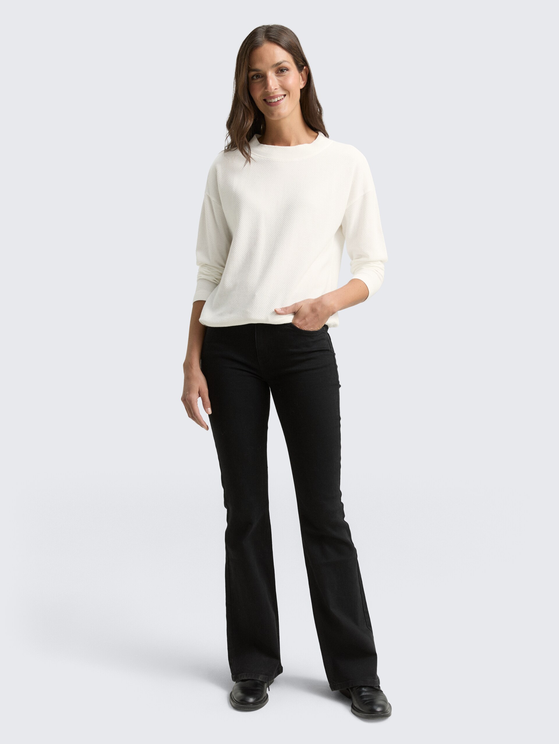 Loose Fit Sweatshirt - Whisper White - Model-Vorderansicht