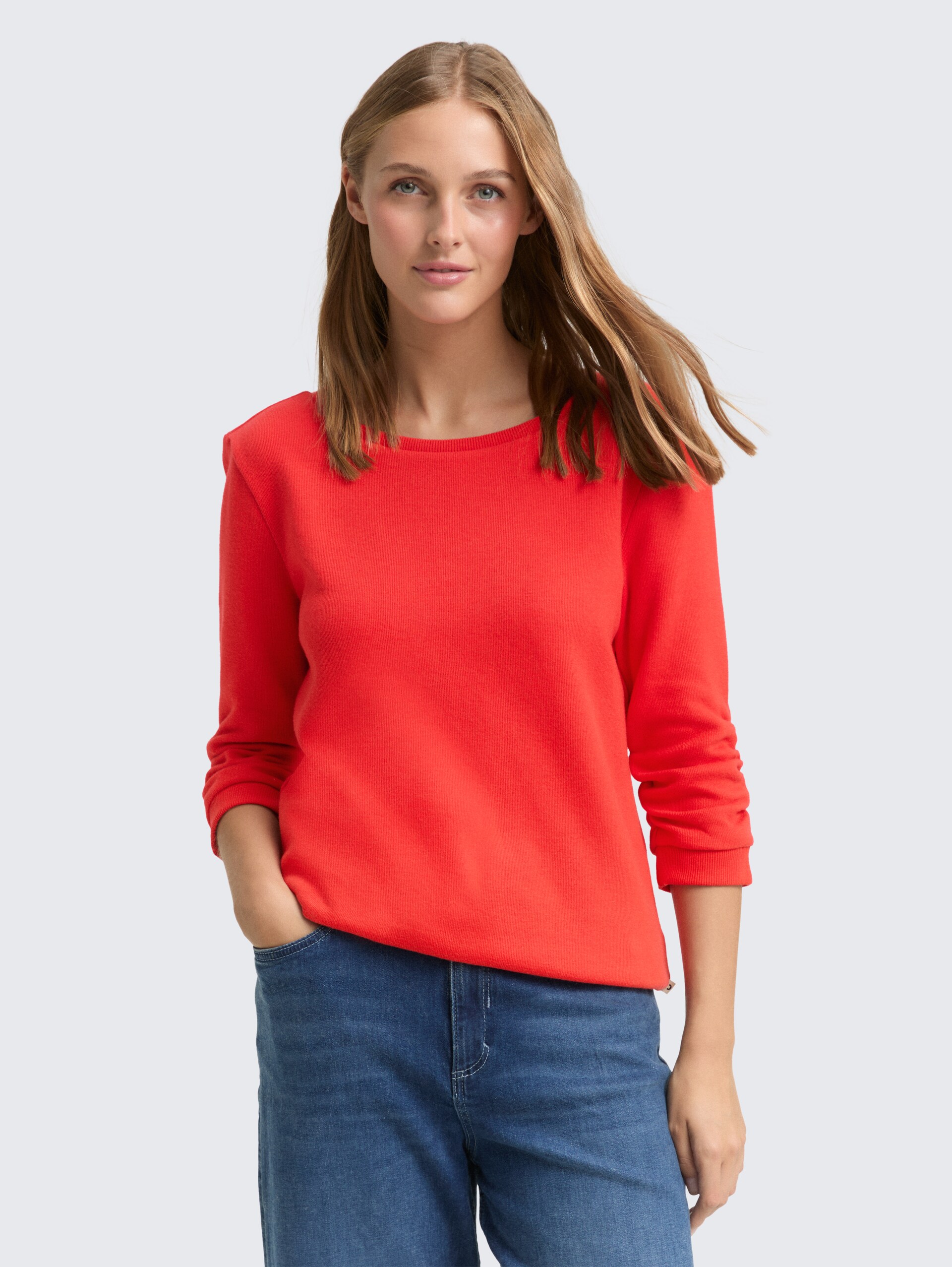 Fitted Sweatshirt mit Raffungen - brilliant red - Ausschnitt Model-Vorderansicht