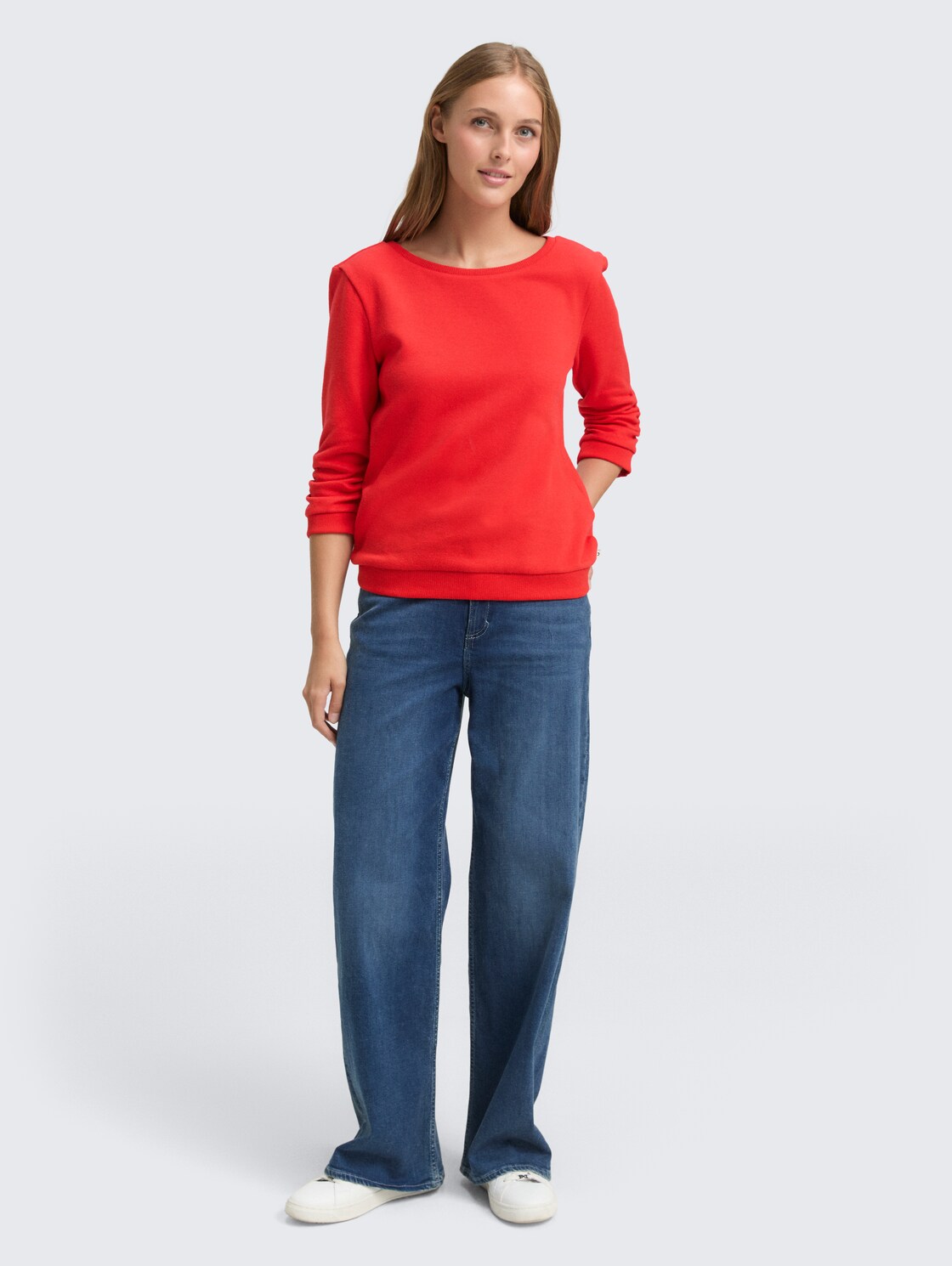 Fitted Sweatshirt mit Raffungen - brilliant red - Model-Vorderansicht