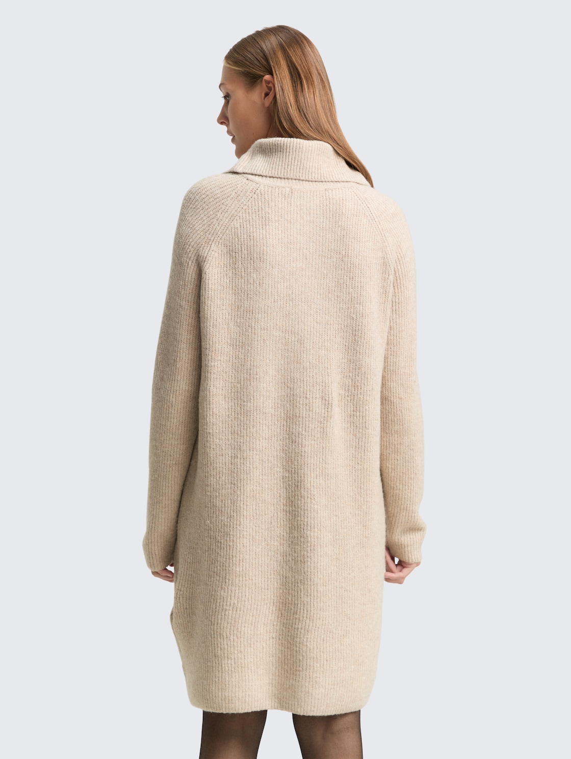 Mini-Kleid mit Troyer-Kragen - cosy beige melange - Model-Rückansicht