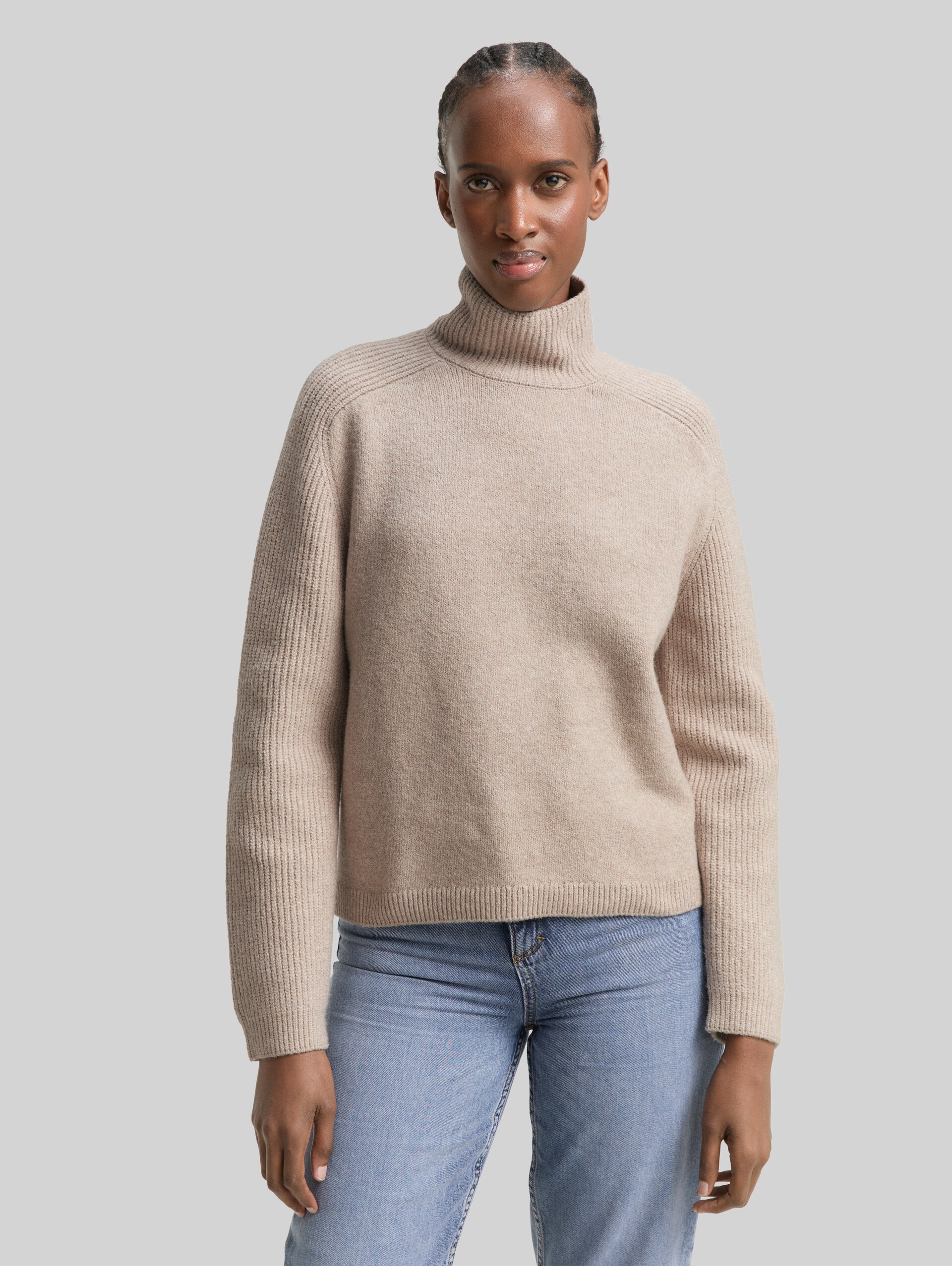 Relaxed fit knitted jumper with stand-up collar - cosy beige melange - Neckline model front view