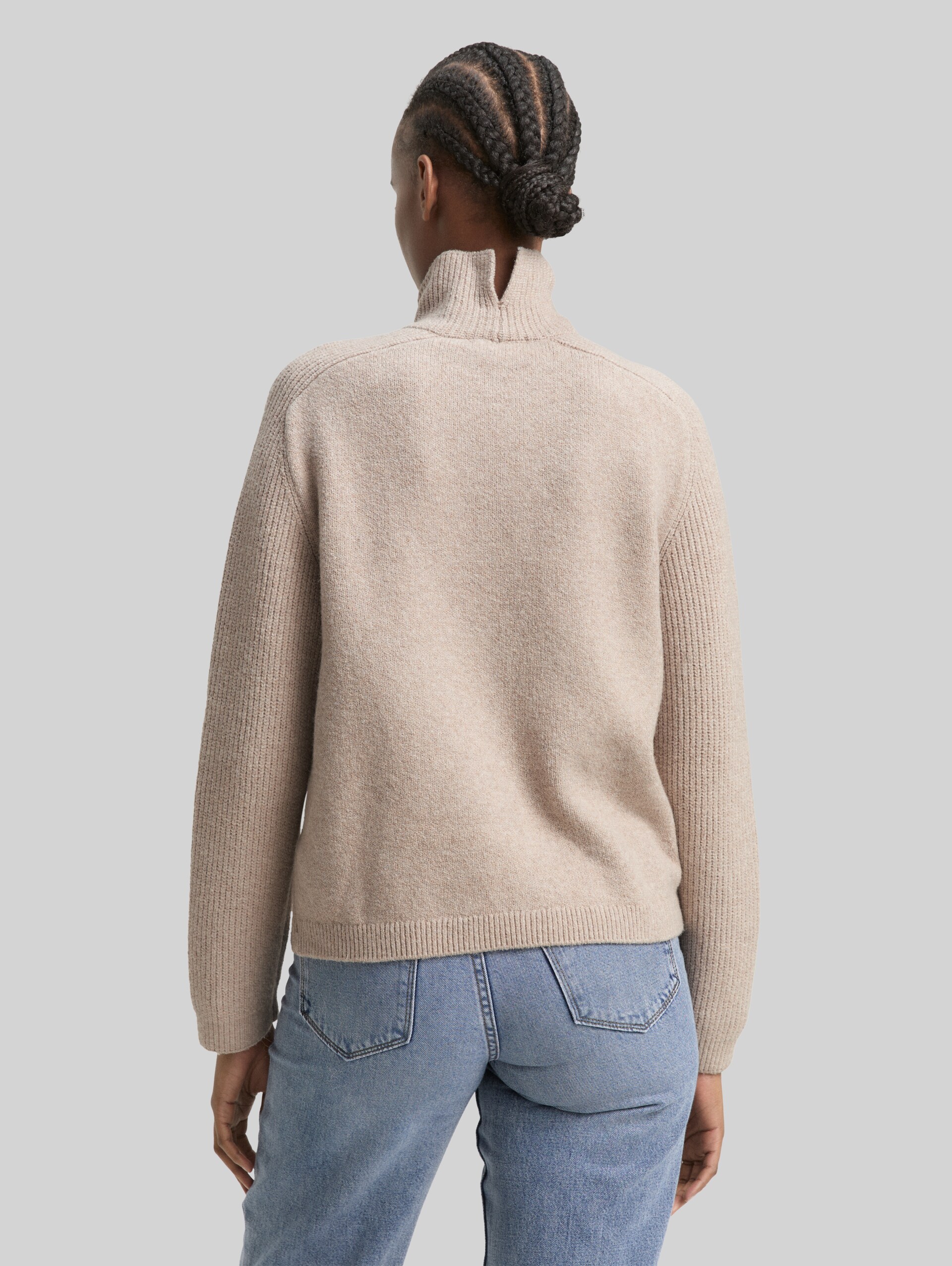 Relaxed fit knitted jumper with stand-up collar - cosy beige melange