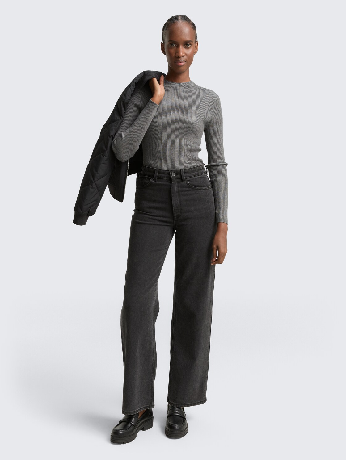 Tight Fit Strickpullover - Stormy Gray Melange - Model-Vorderansicht