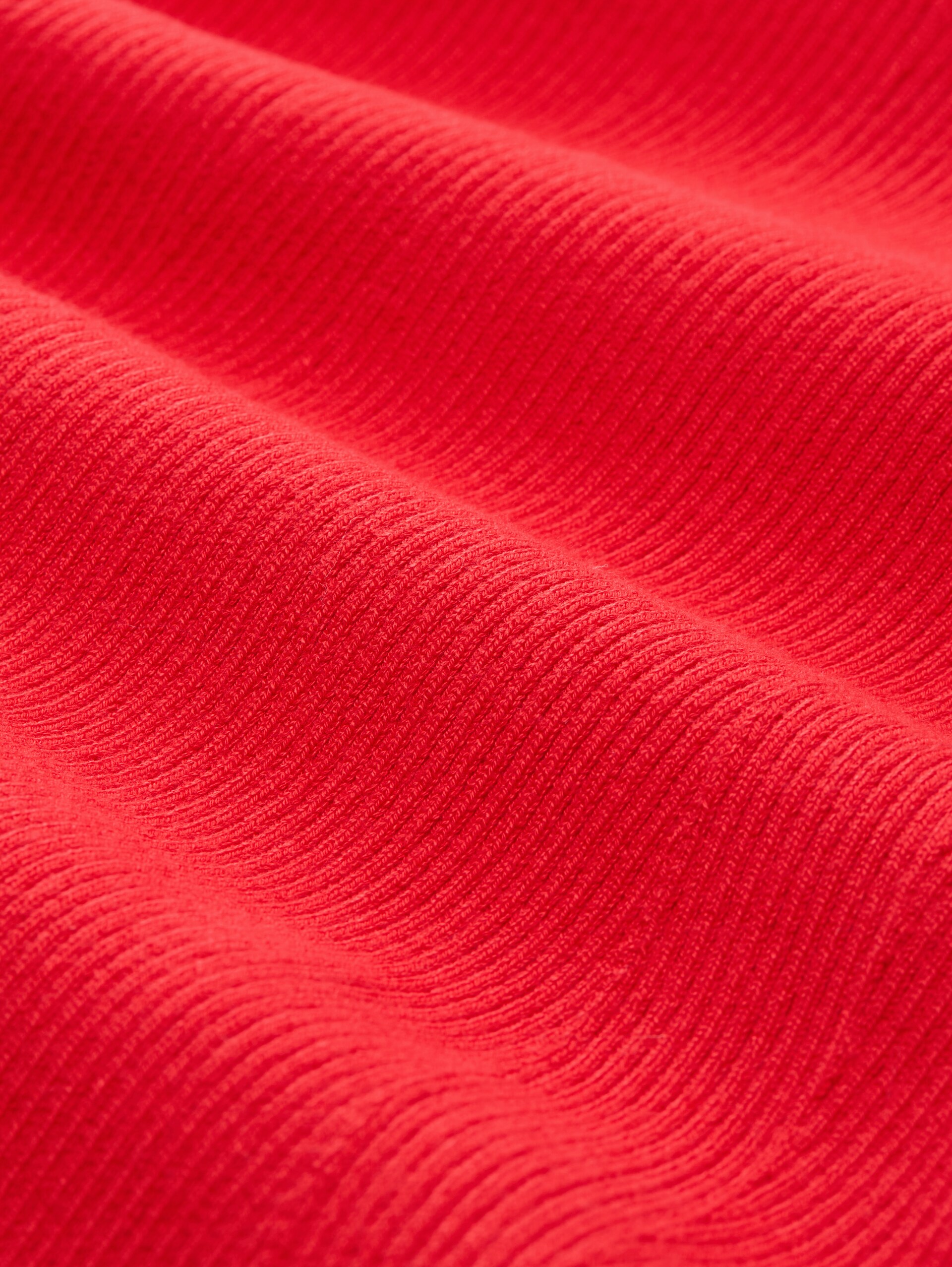 Tight-fit knitted jumper - brilliant red - Material view