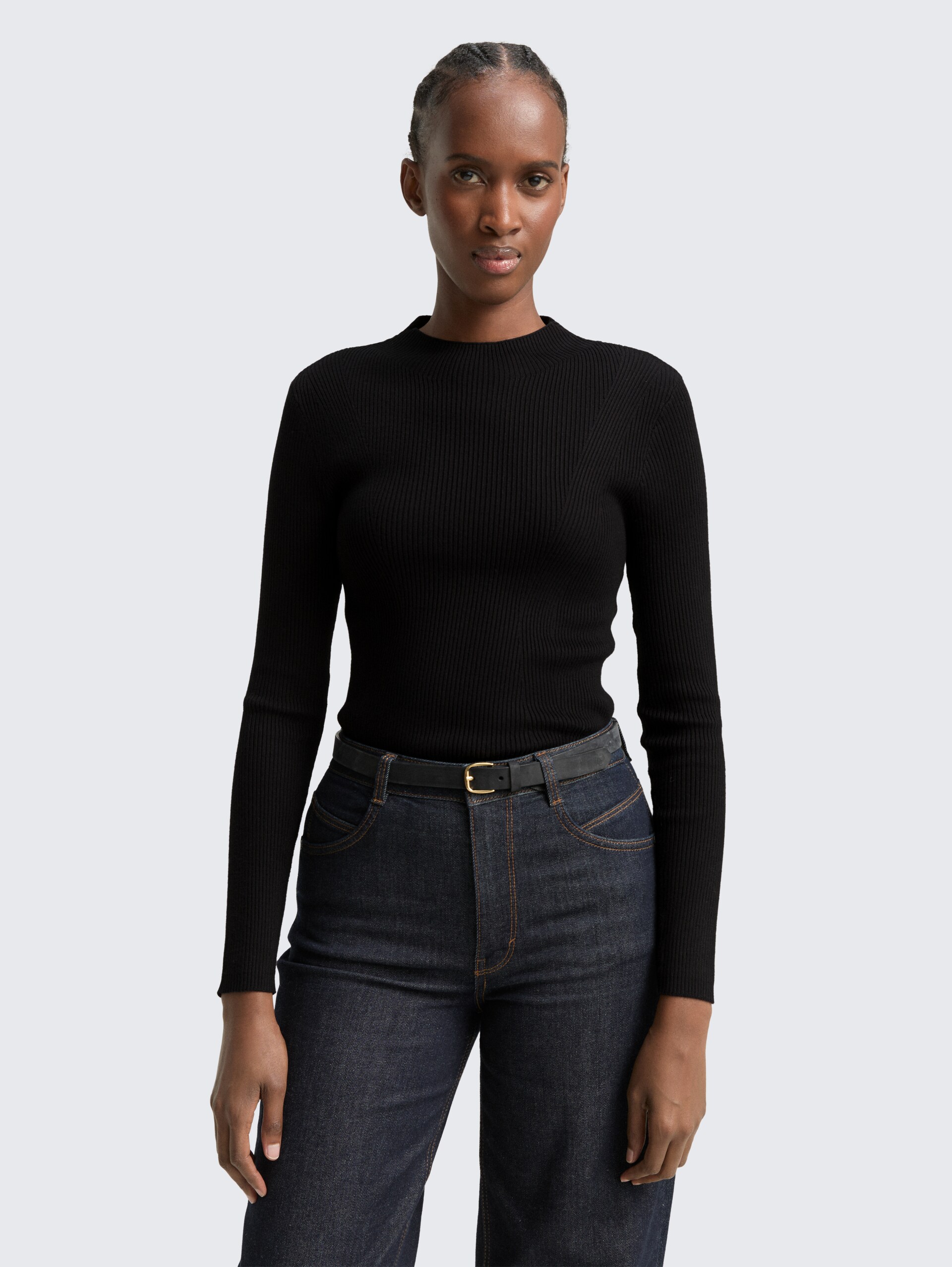 Tight Fit Strickpullover - deep black - Ausschnitt Model-Vorderansicht