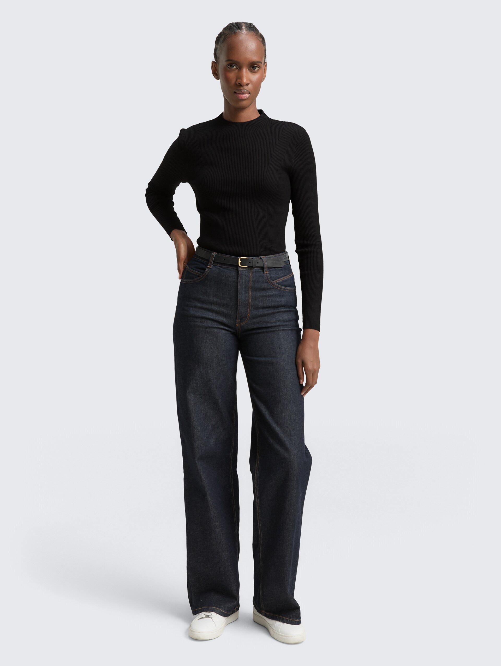 Tight Fit Strickpullover - deep black - Model-Vorderansicht