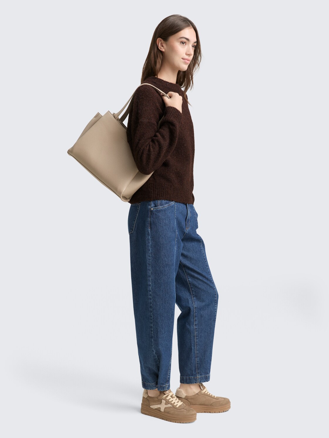 Oversize Strickpullover - soft chocolate brown melange - Model-Vorderansicht