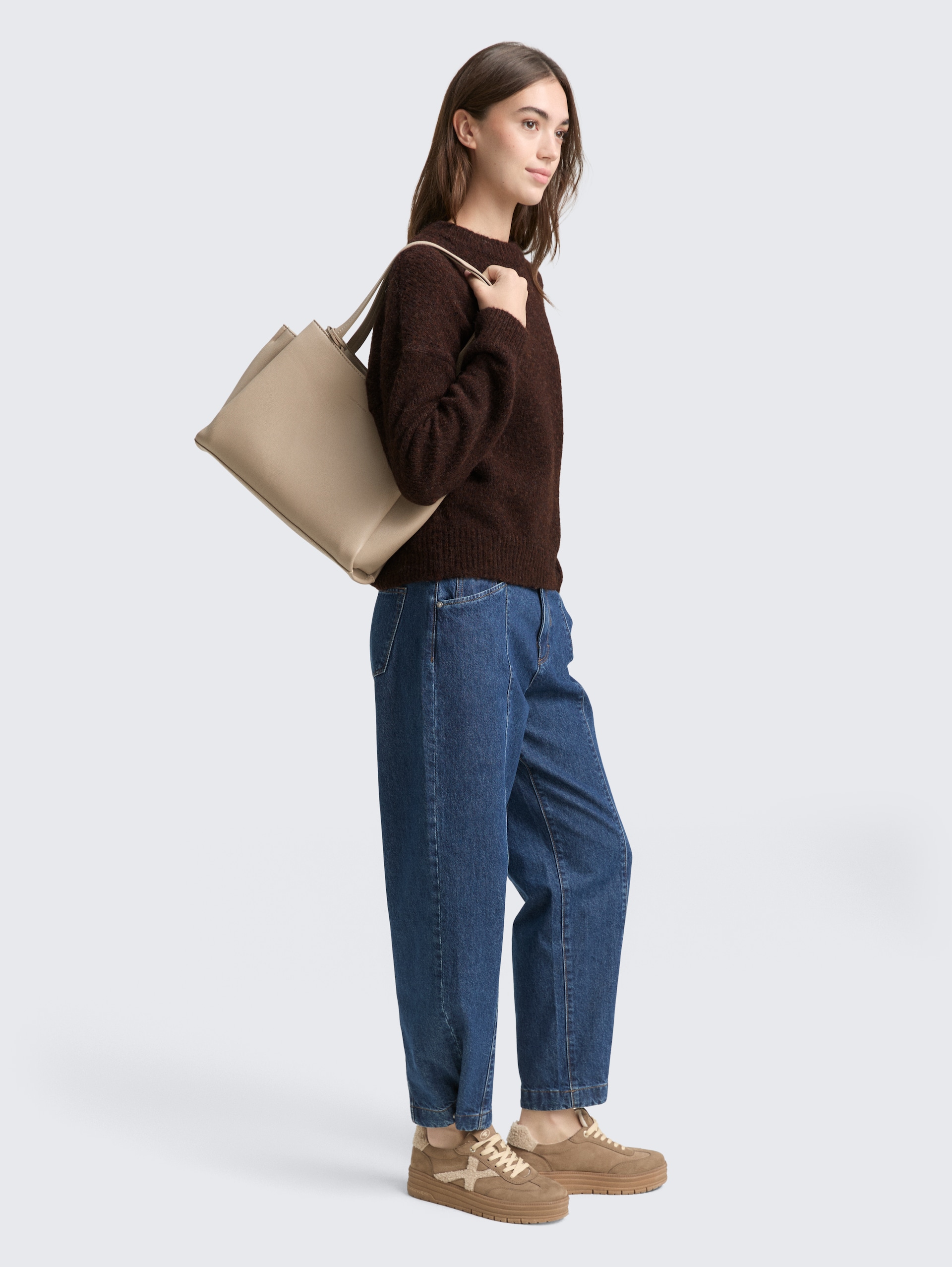Oversize Strickpullover - soft chocolate brown melange - Model-Vorderansicht