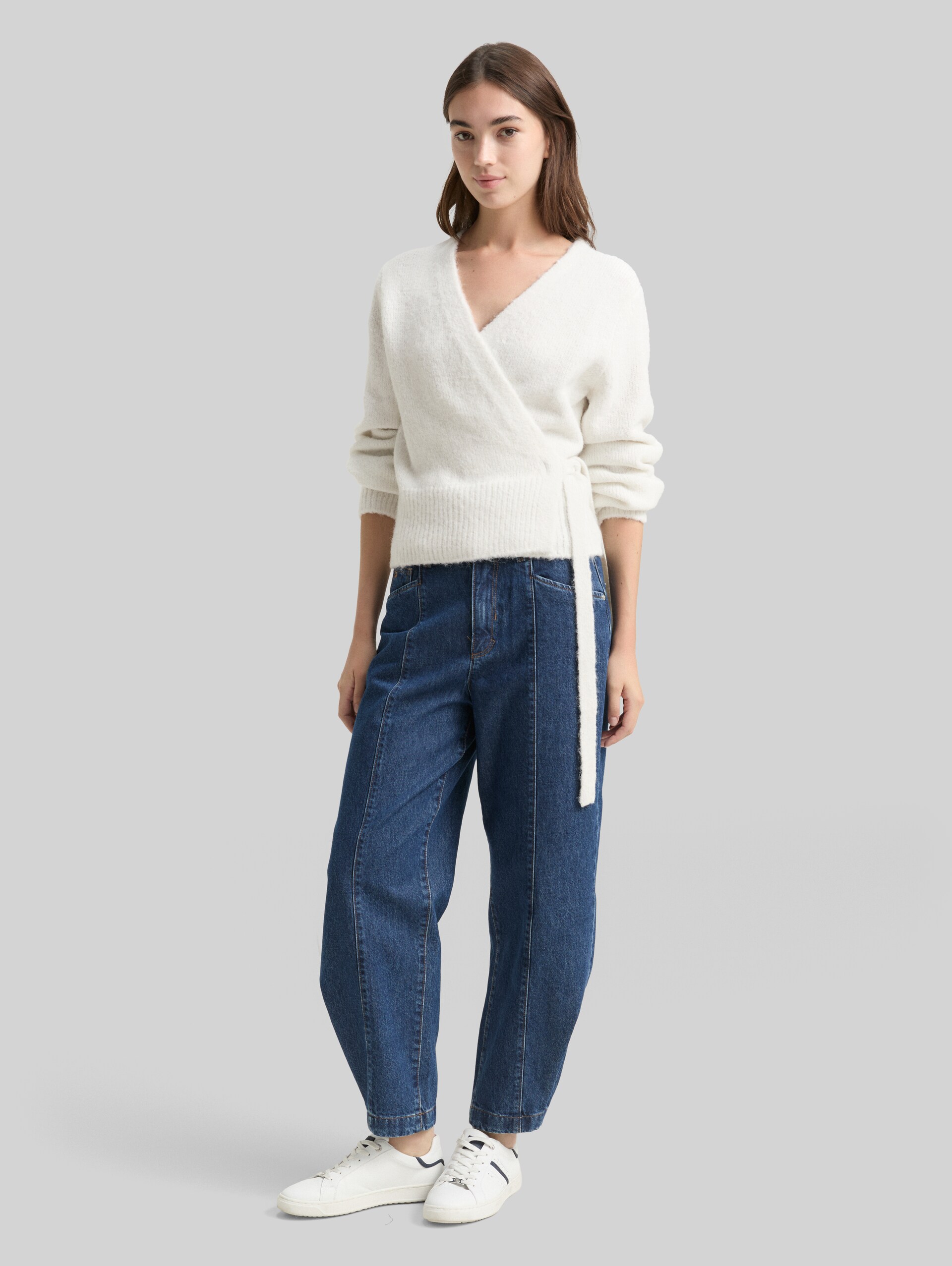 Relaxed fit wrap cardigan - Marble Beige Melange - Model front view