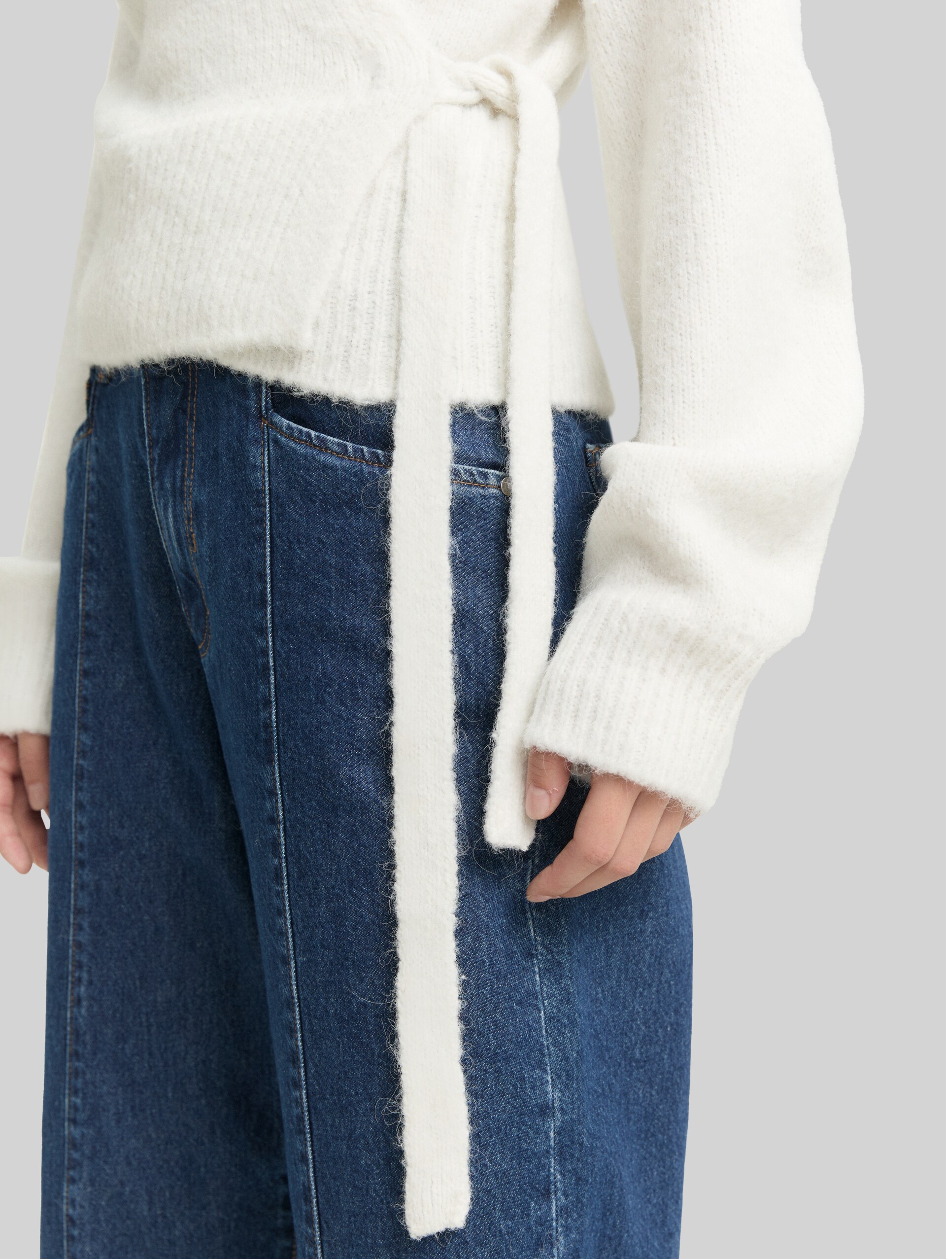 Relaxed fit wrap cardigan - Marble Beige Melange - Detail model view