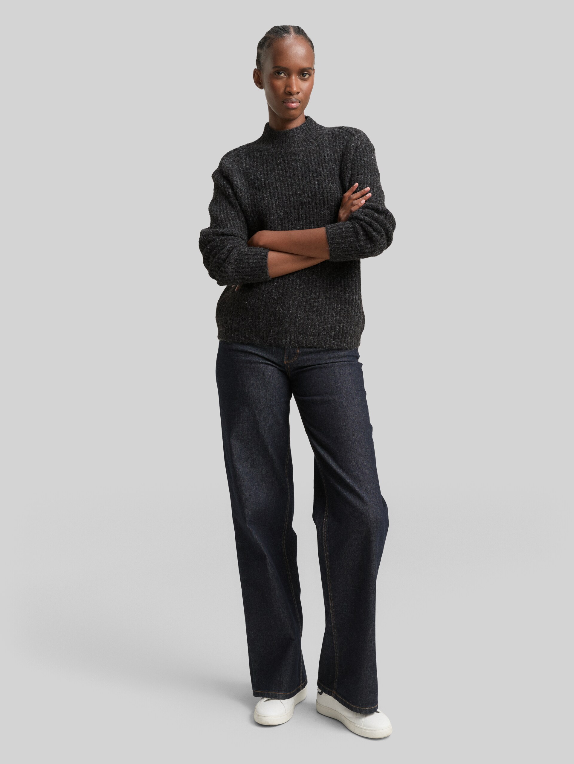 Relaxed fit knitted jumper with stand-up collar - Shale Grey Melange - Model front view