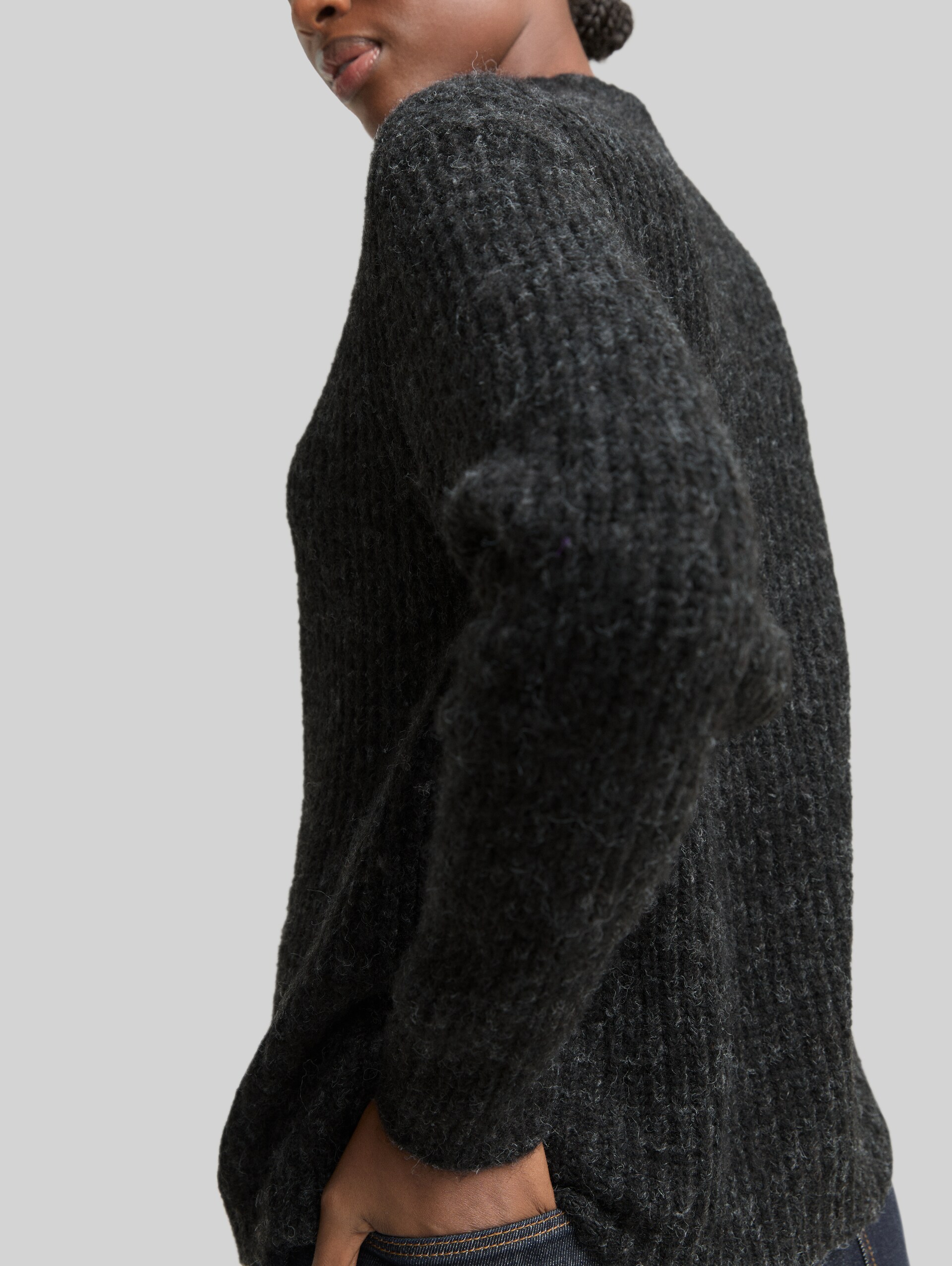 Relaxed fit knitted jumper with stand-up collar - Shale Grey Melange - Detail model view