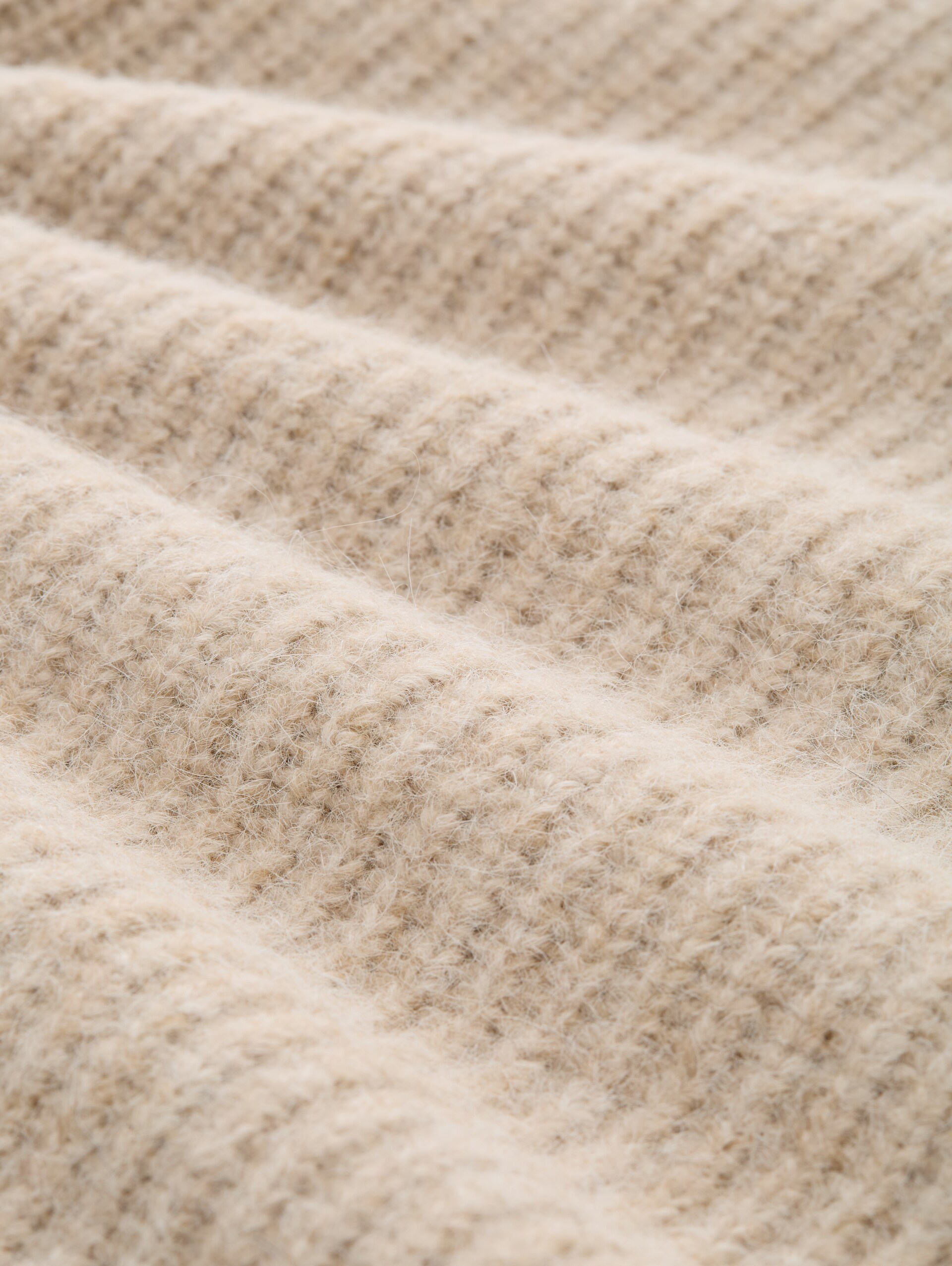 Relaxed Fit Strickpullover mit Stehkragen - cosy beige melange - Material-Ansicht