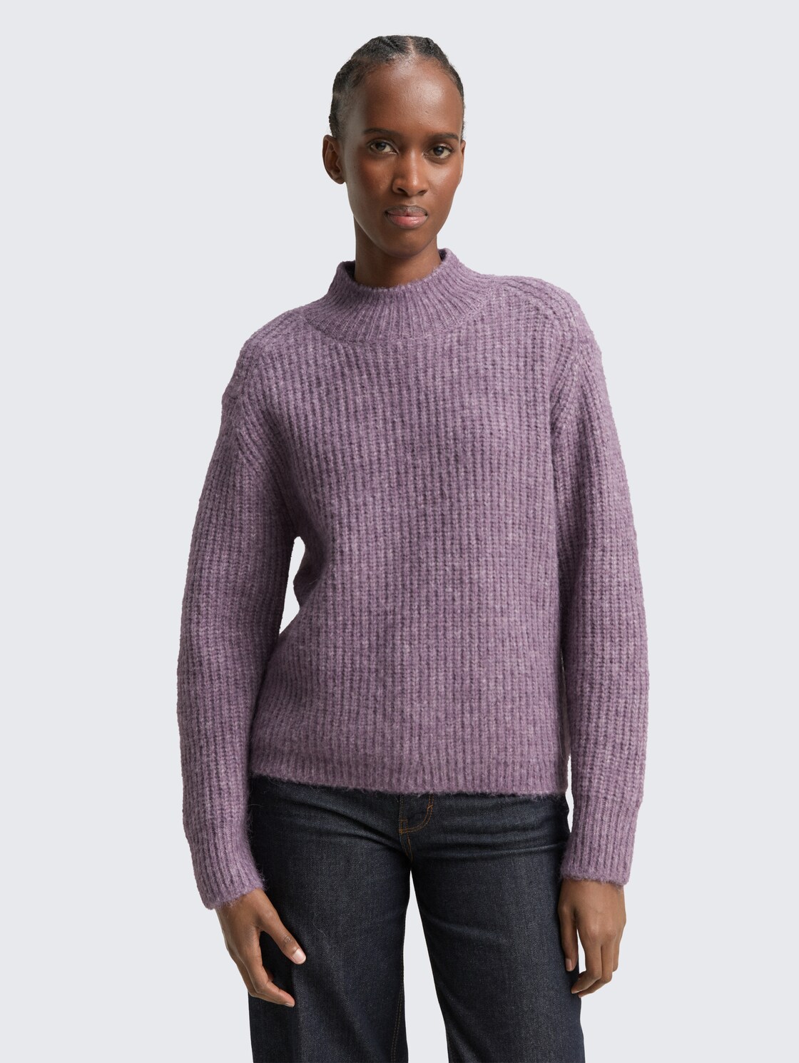Relaxed Fit Strickpullover mit Stehkragen - dark lavender melange - Ausschnitt Model-Vorderansicht