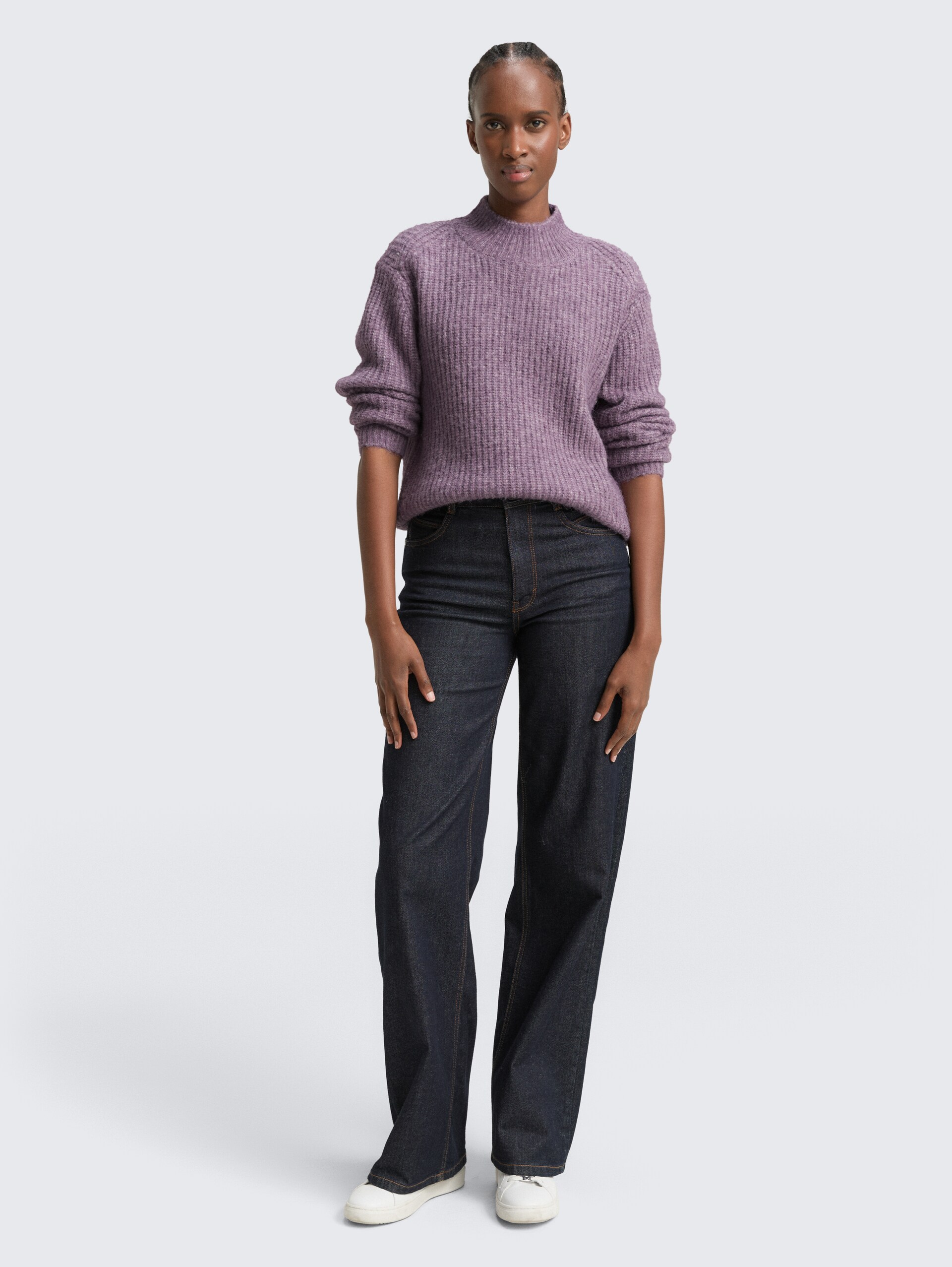 Relaxed Fit Strickpullover mit Stehkragen - dark lavender melange - Model-Vorderansicht