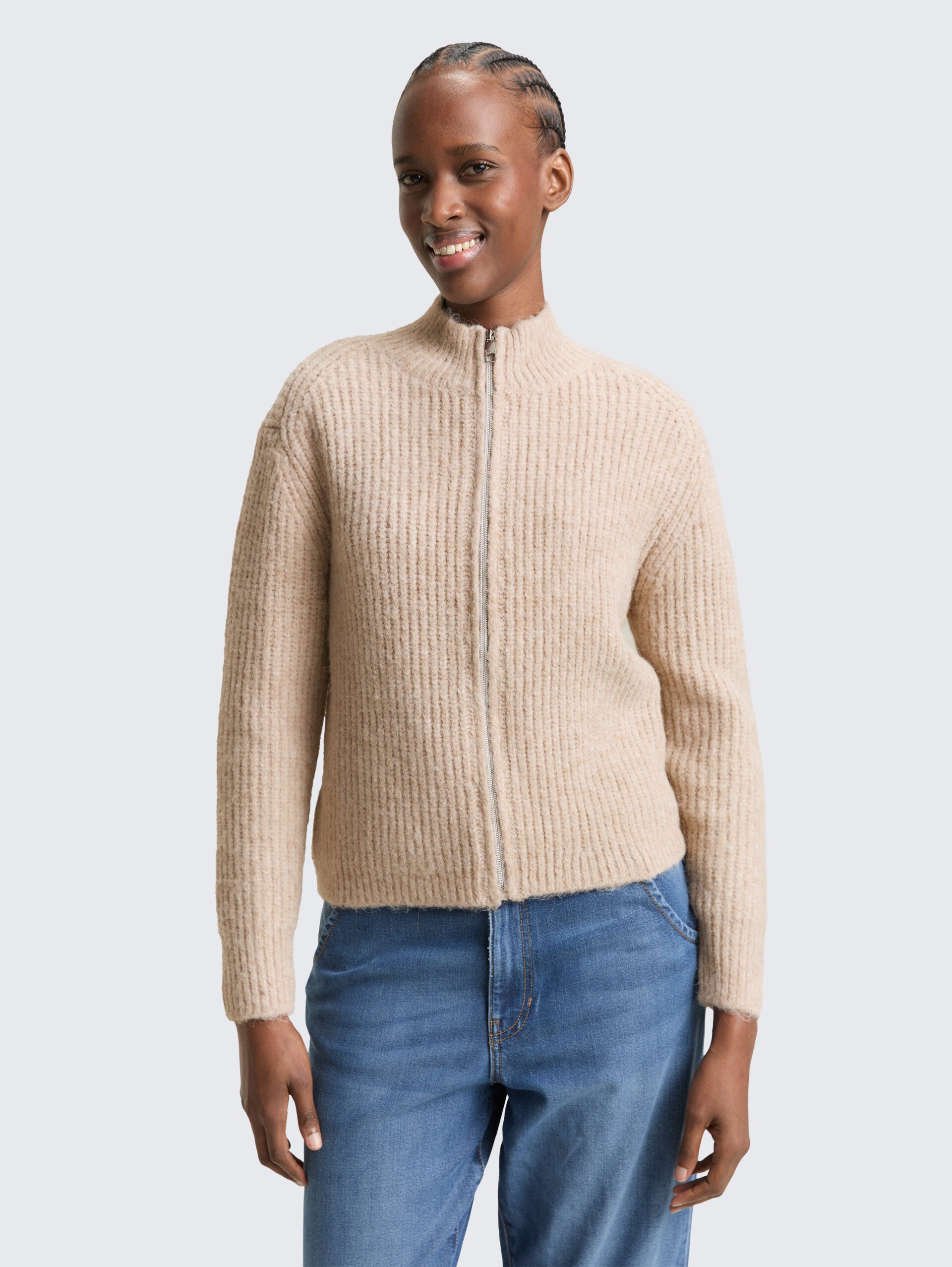 Cardigan mit Reißverschluss - cosy beige melange - Ausschnitt Model-Vorderansicht