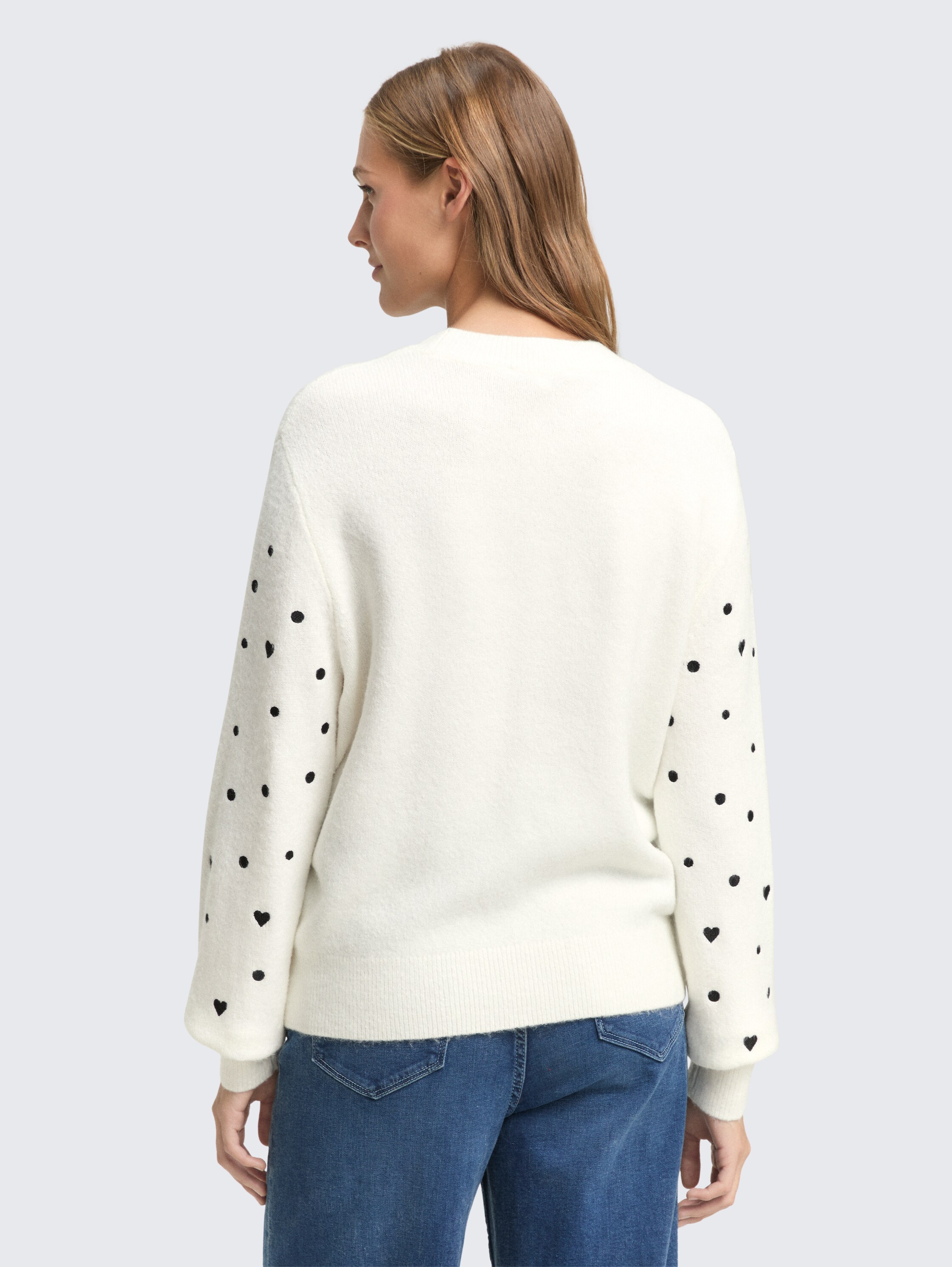 Relaxed fit gebreide trui met borduursels - white_black_dots_and_hearts - 