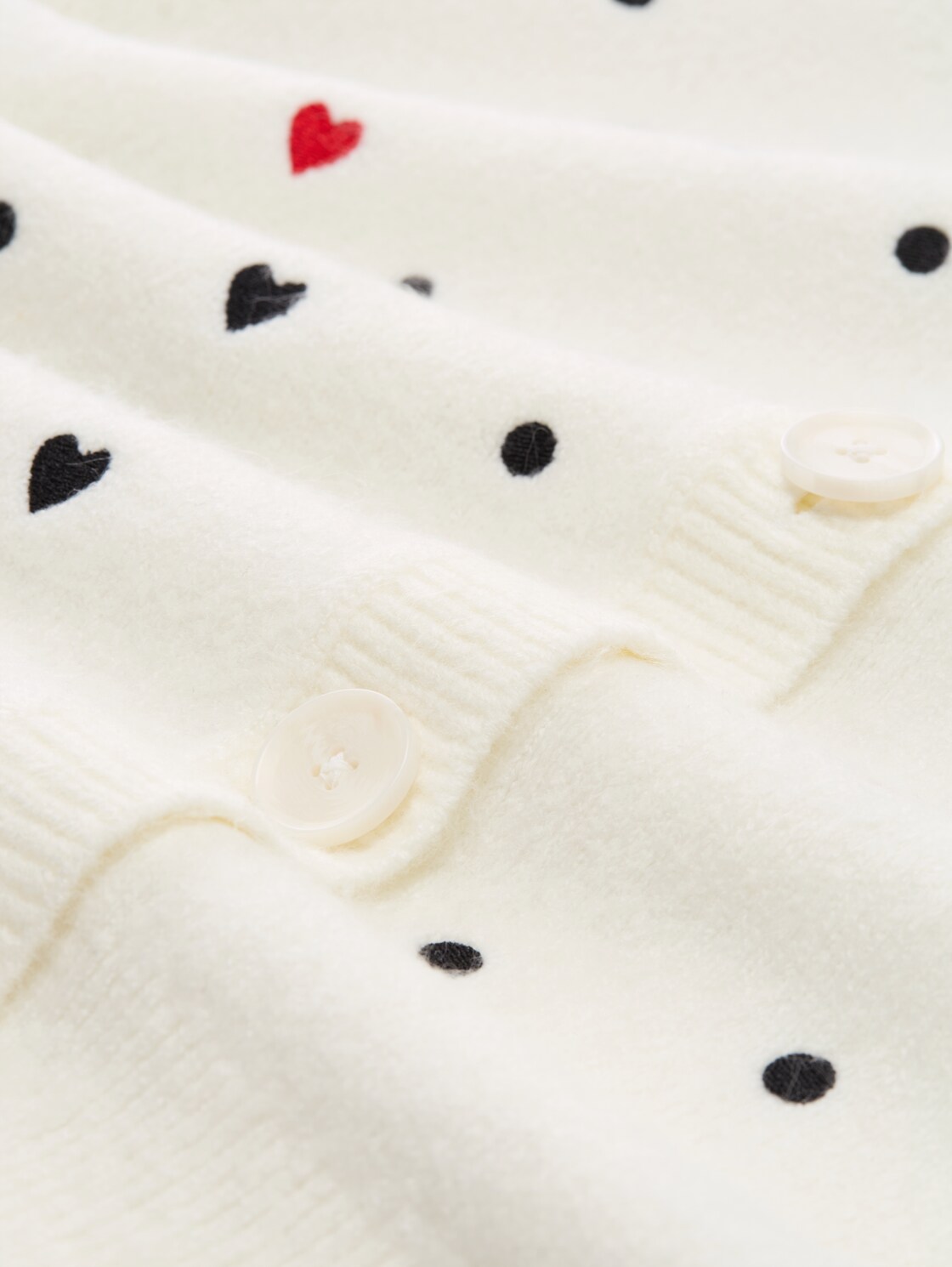 Relaxed Fit Cardigan mit Stickereien - white black dots and hearts - Material-Ansicht