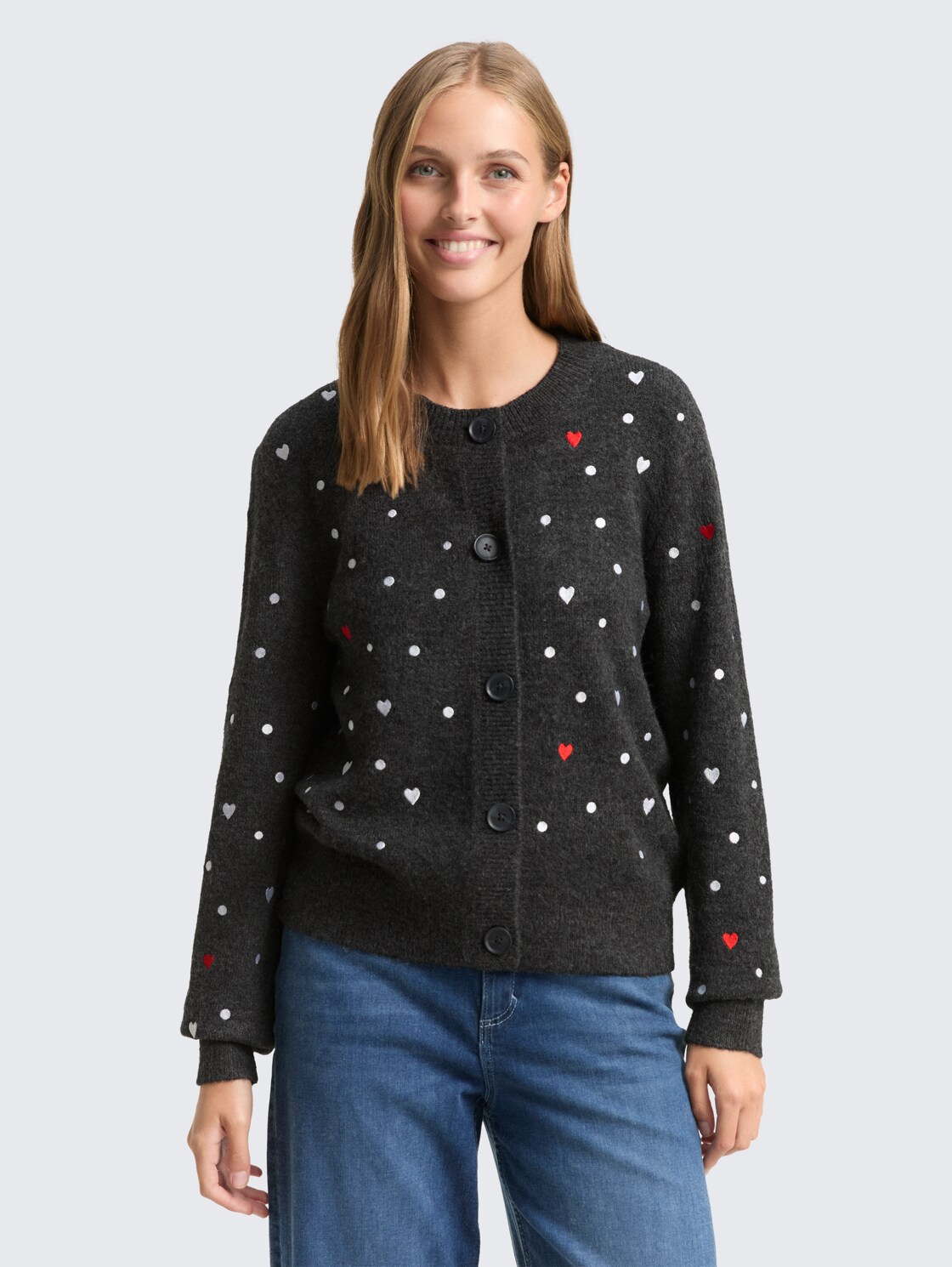 Relaxed Fit Cardigan mit Stickereien - grey white dots and hearts - Ausschnitt Model-Vorderansicht