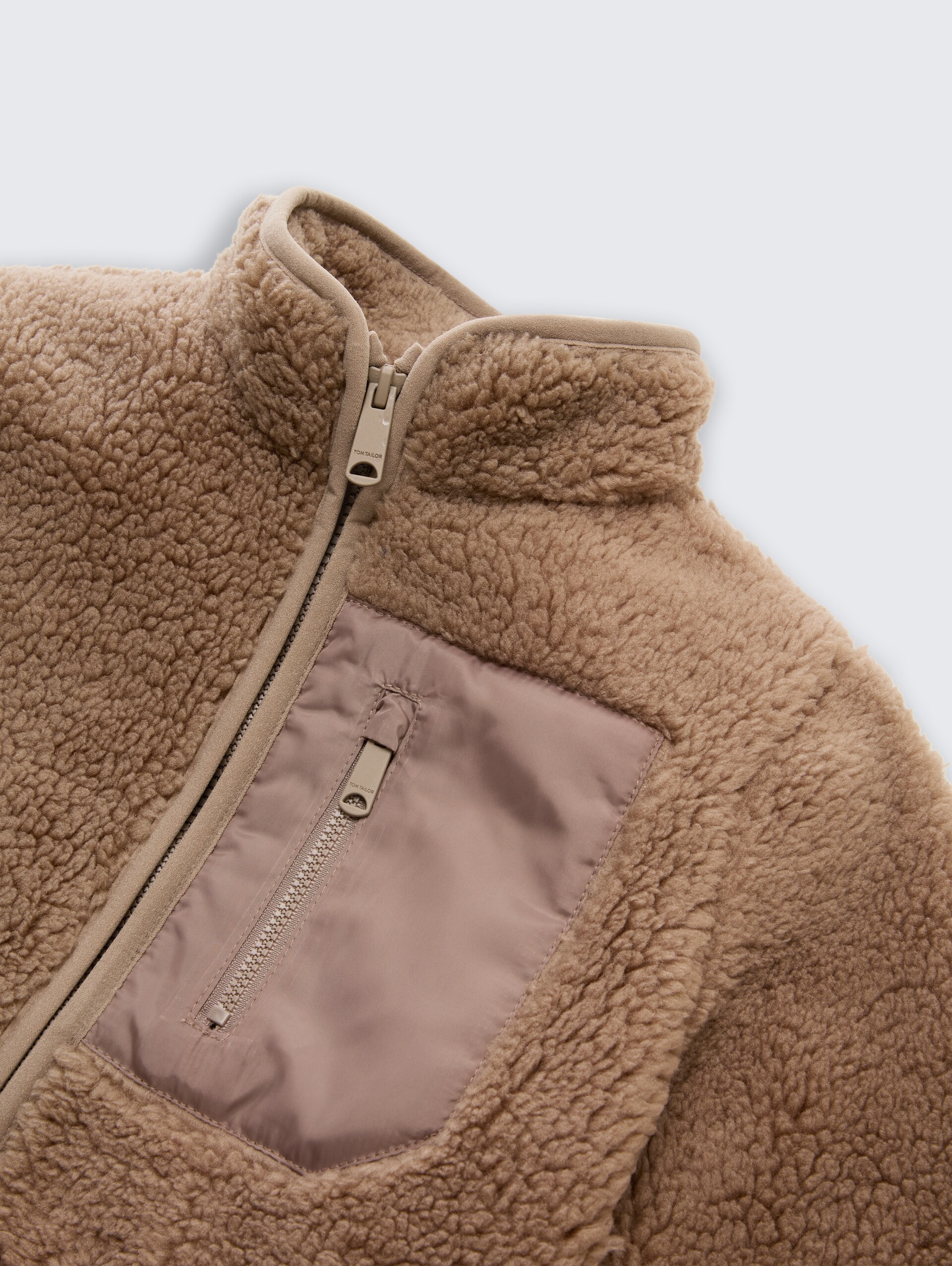 Teddy Sweatjacke mit Fleece - taupe grey - Detail-Model-Ansicht