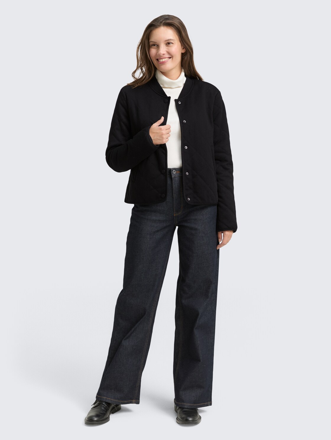 Steppjacke mit Glitzer-Effekt - structure with lurex - seitliche Model-Ansicht