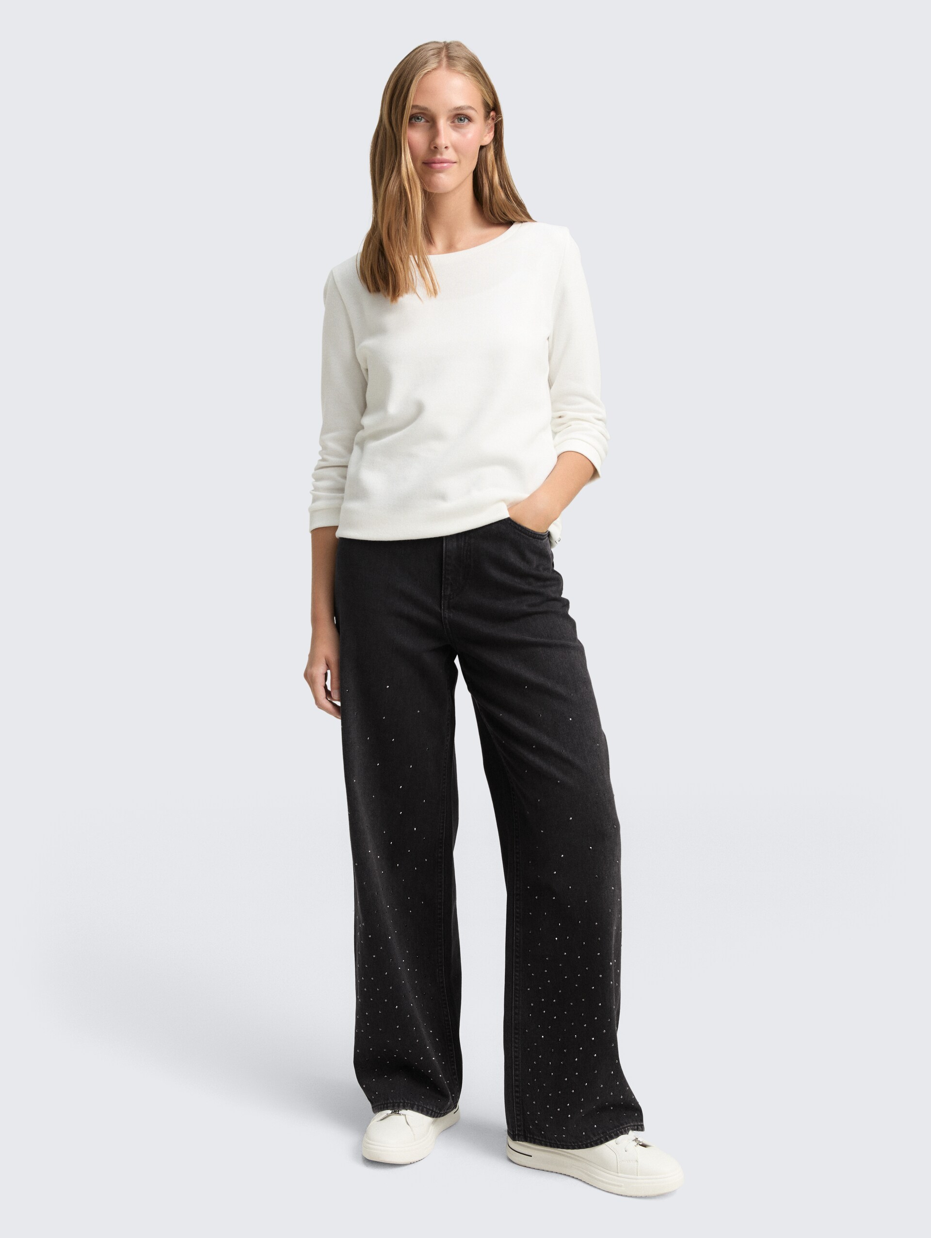 TTLINOU WIDE Jeans mit Strasssteinen - black stone wash denim - Model-Vorderansicht