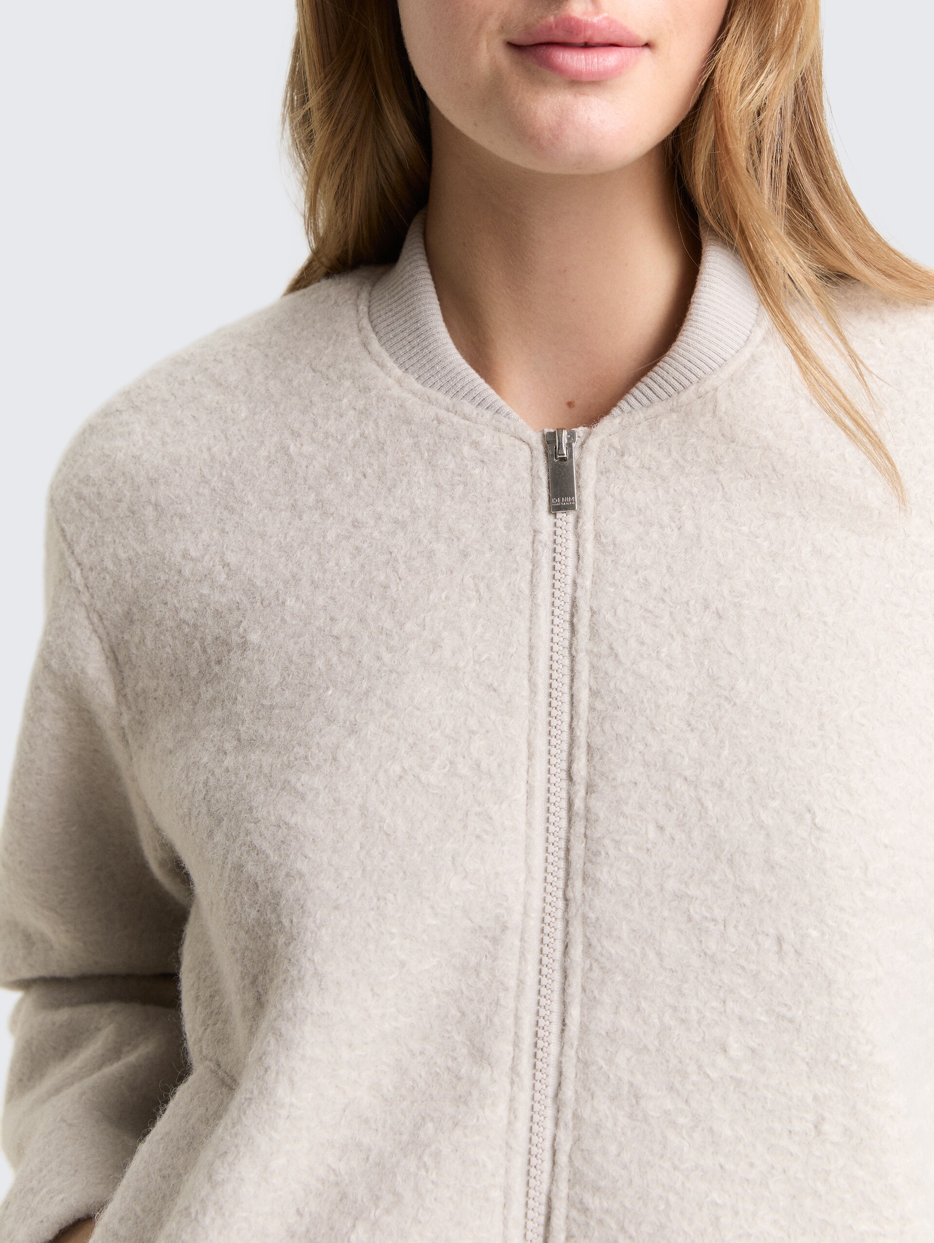Bouclé Bomberjacke - cloud grey - Detail-Model-Ansicht