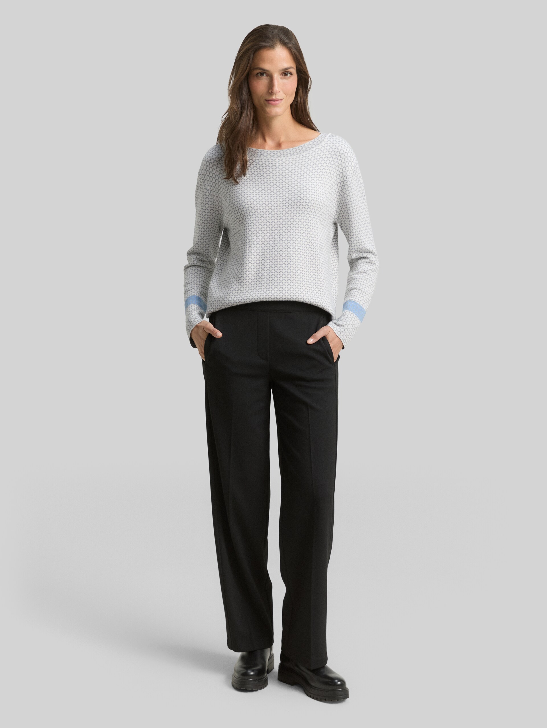 Loose fit jacquard knit jumper - mini argyle on grey melange - Model front view