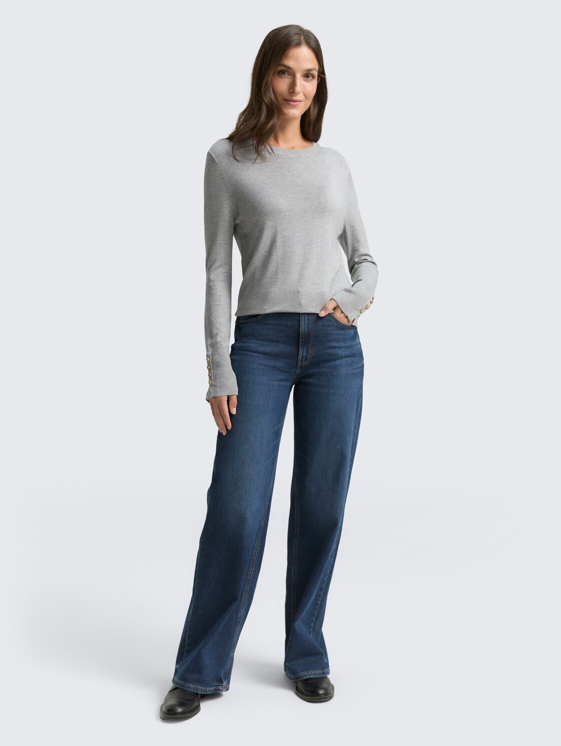 Strickpullover mit Knopf-Details - medium silver grey melange - Model-Vorderansicht