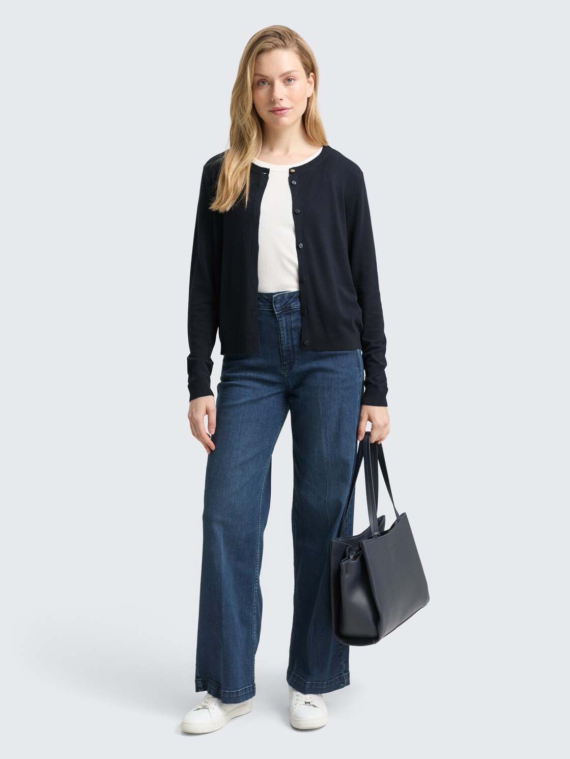 Cardigan mit verdeckter Knopfleiste - sky captain blue - Model-Vorderansicht