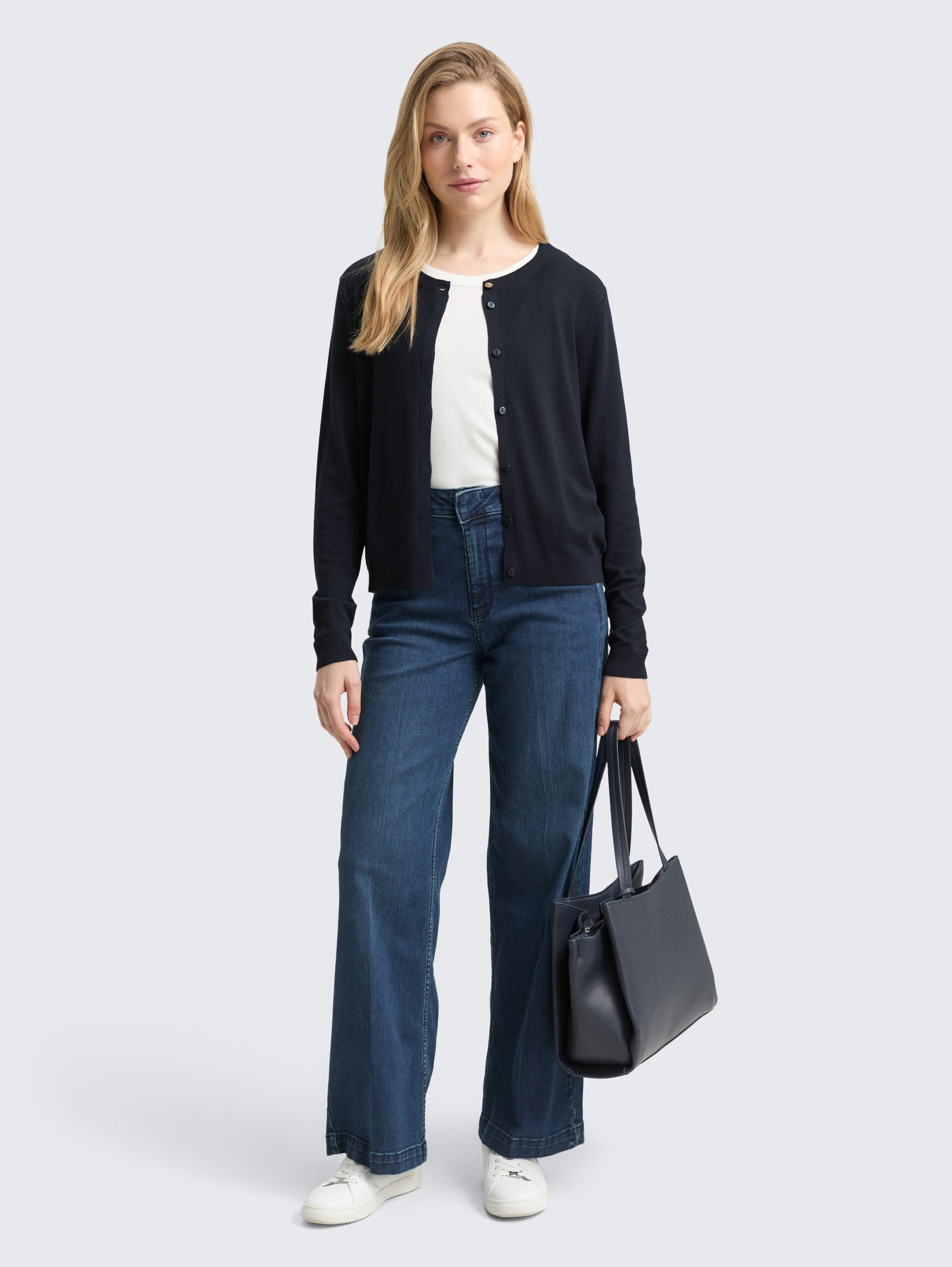 Cardigan mit verdeckter Knopfleiste - sky captain blue - Model-Vorderansicht