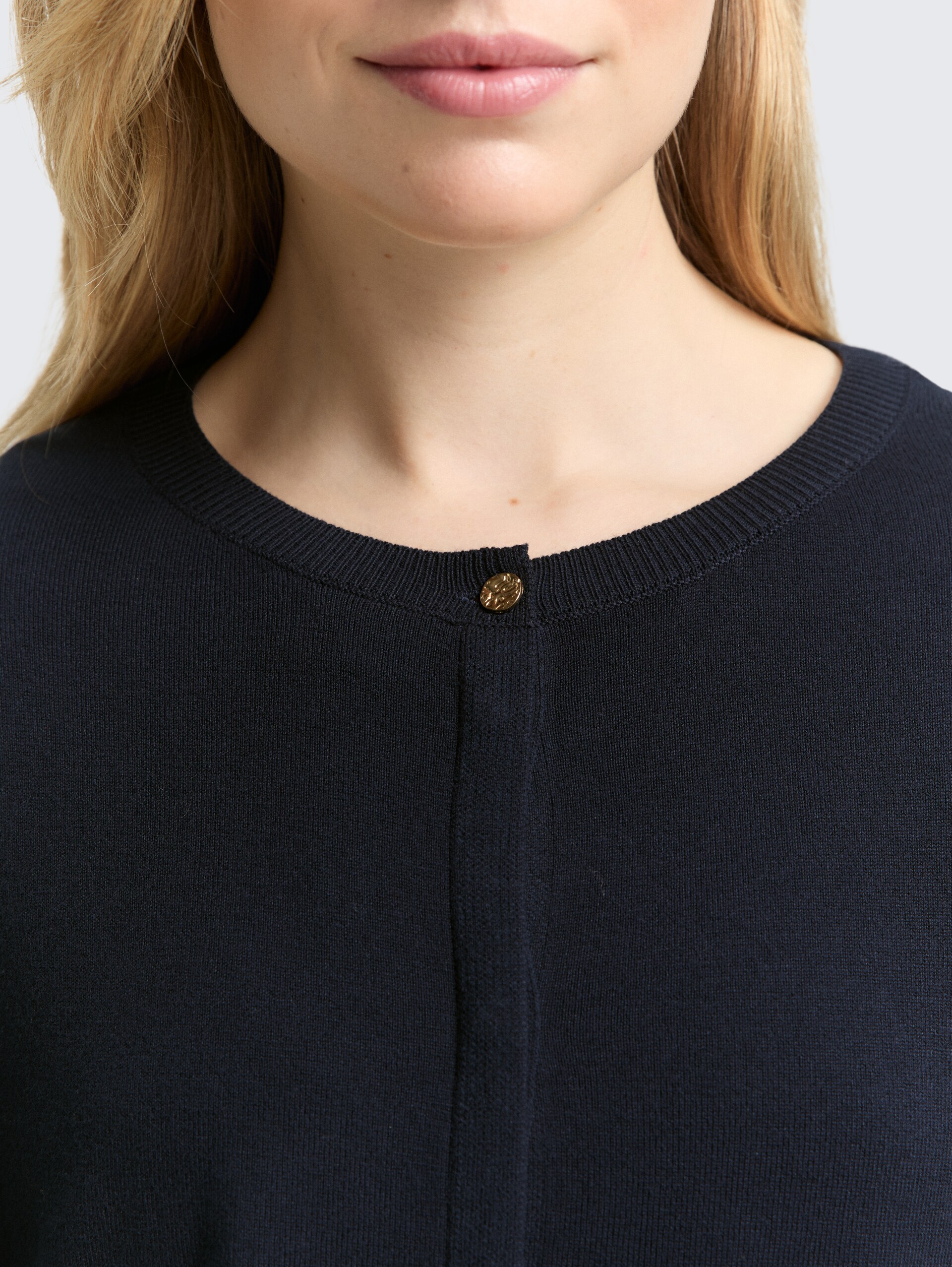 Cardigan mit verdeckter Knopfleiste - sky captain blue - Detail-Model-Ansicht