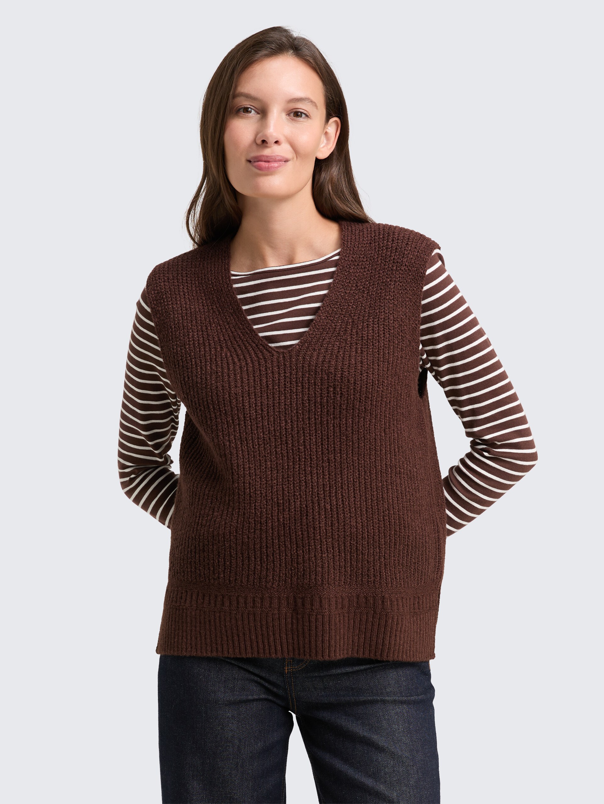 Pullunder mit V-Ausschnitt - dark pecan brown melange - Ausschnitt Model-Vorderansicht