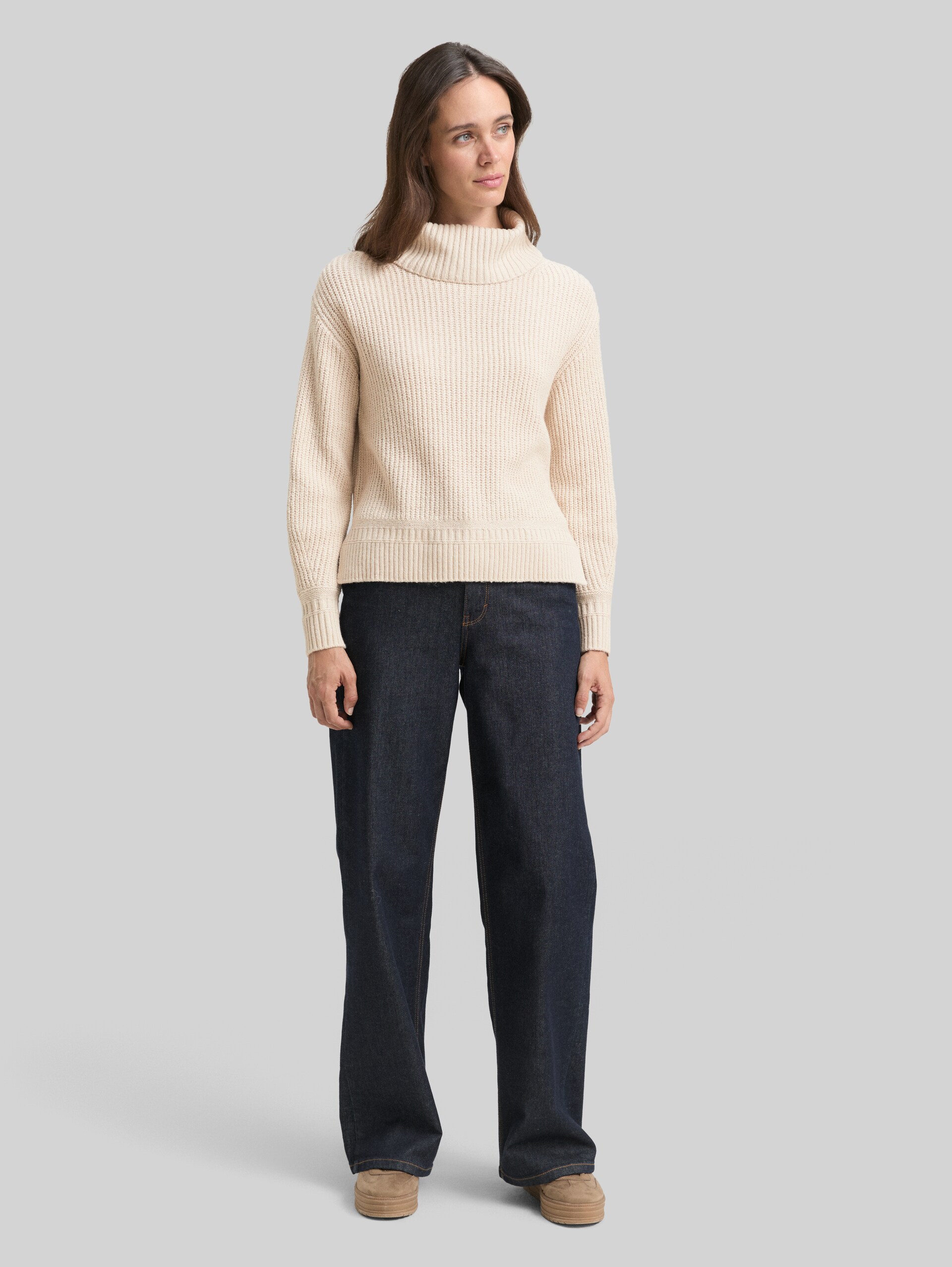 Loose Fit Rollkragenpullover - sand stone beige melange - Model-Vorderansicht