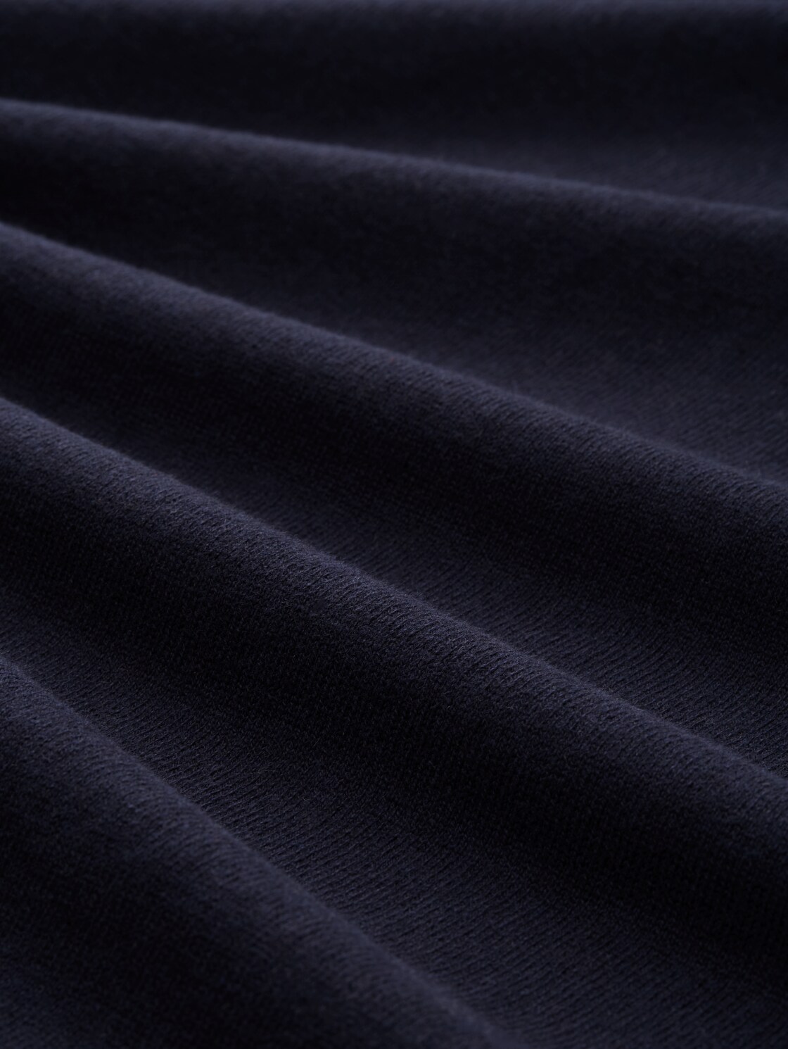 Strickkleid mit Kaschmir-Anteil - Knitted Navy Melange - Material-Ansicht