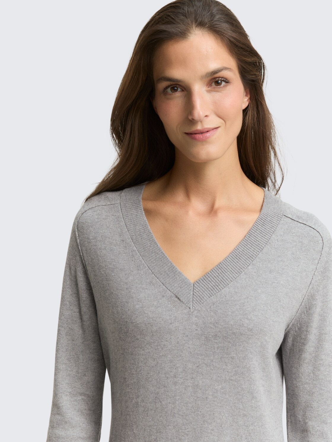 Strickkleid mit Kaschmir-Anteil - medium silver grey melange - Detail-Model-Ansicht