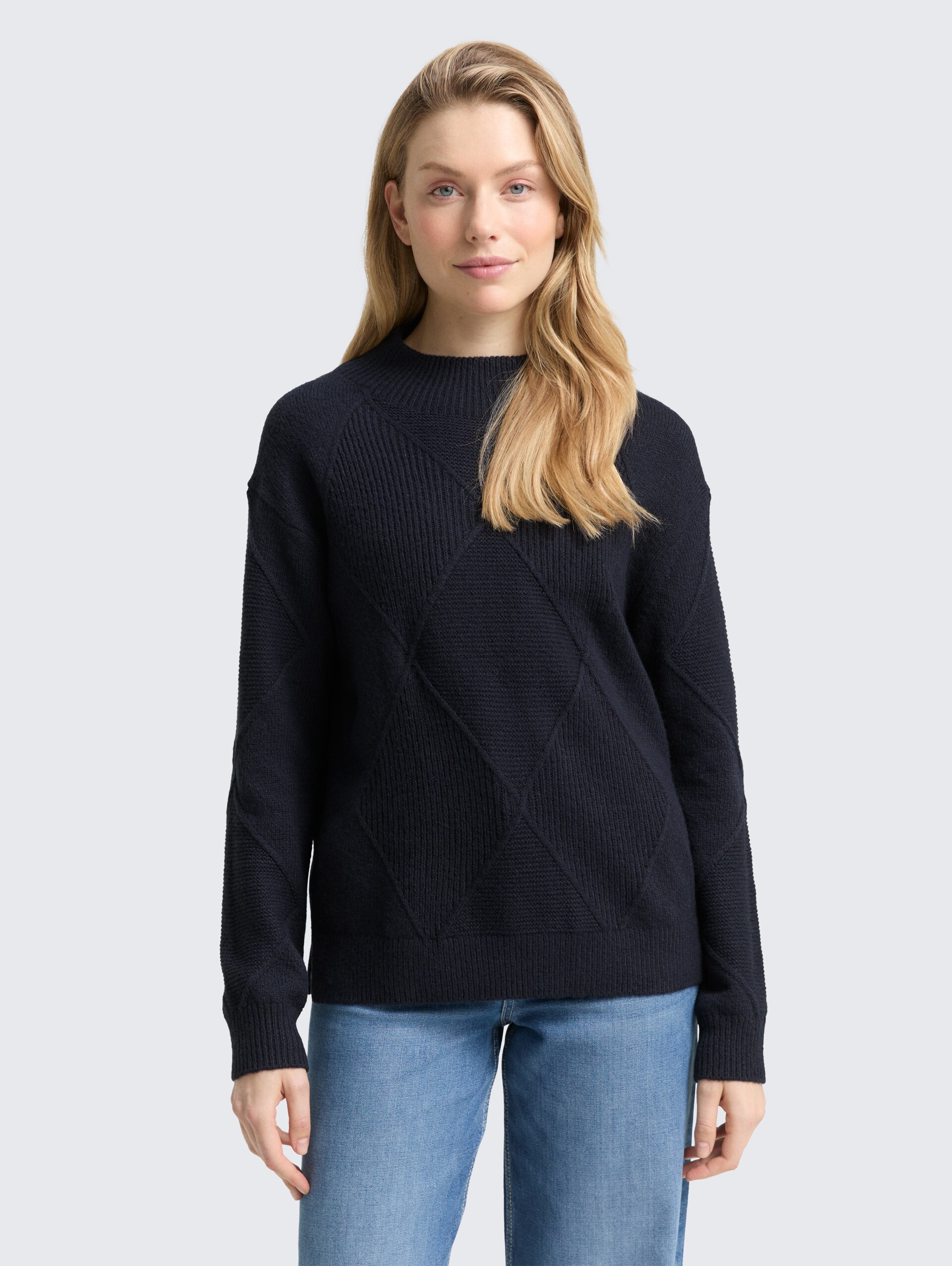 Loose Fit Strickpullover mit Stehkragen - sky captain blue - Ausschnitt Model-Vorderansicht