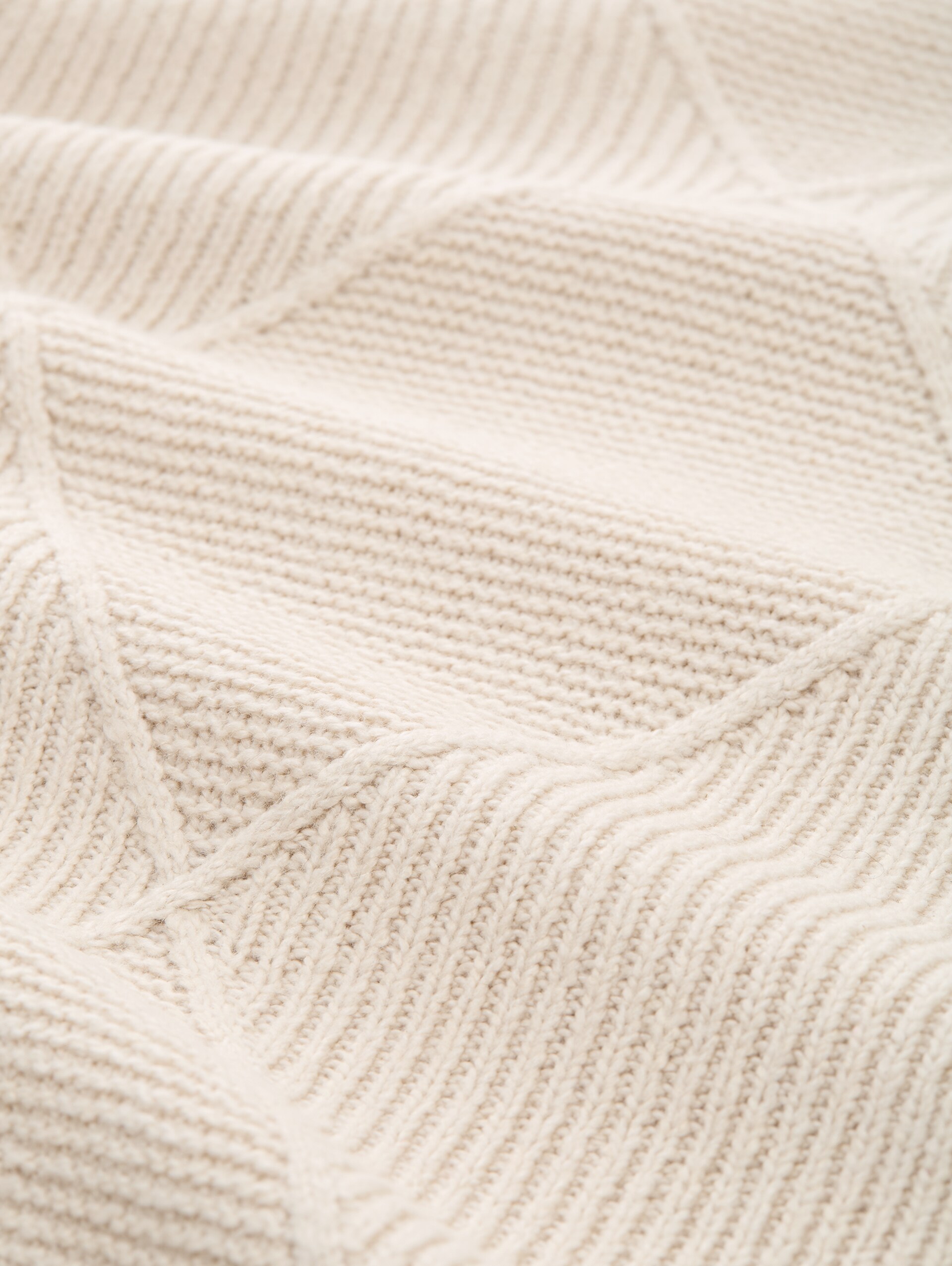 Loose fit knitted jumper with stand-up collar - sand stone beige - Material view