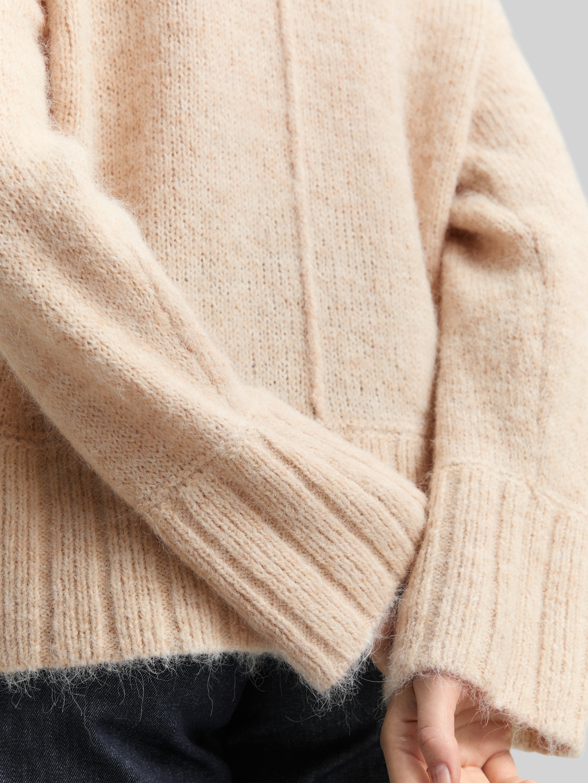 Oversized knitted jumper with wool content - sand stone beige melange - Detail model view