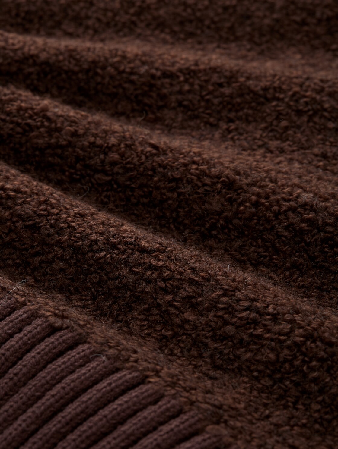 Bouclé Strickpullover mit Kragen - dark pecan brown melange - Material-Ansicht