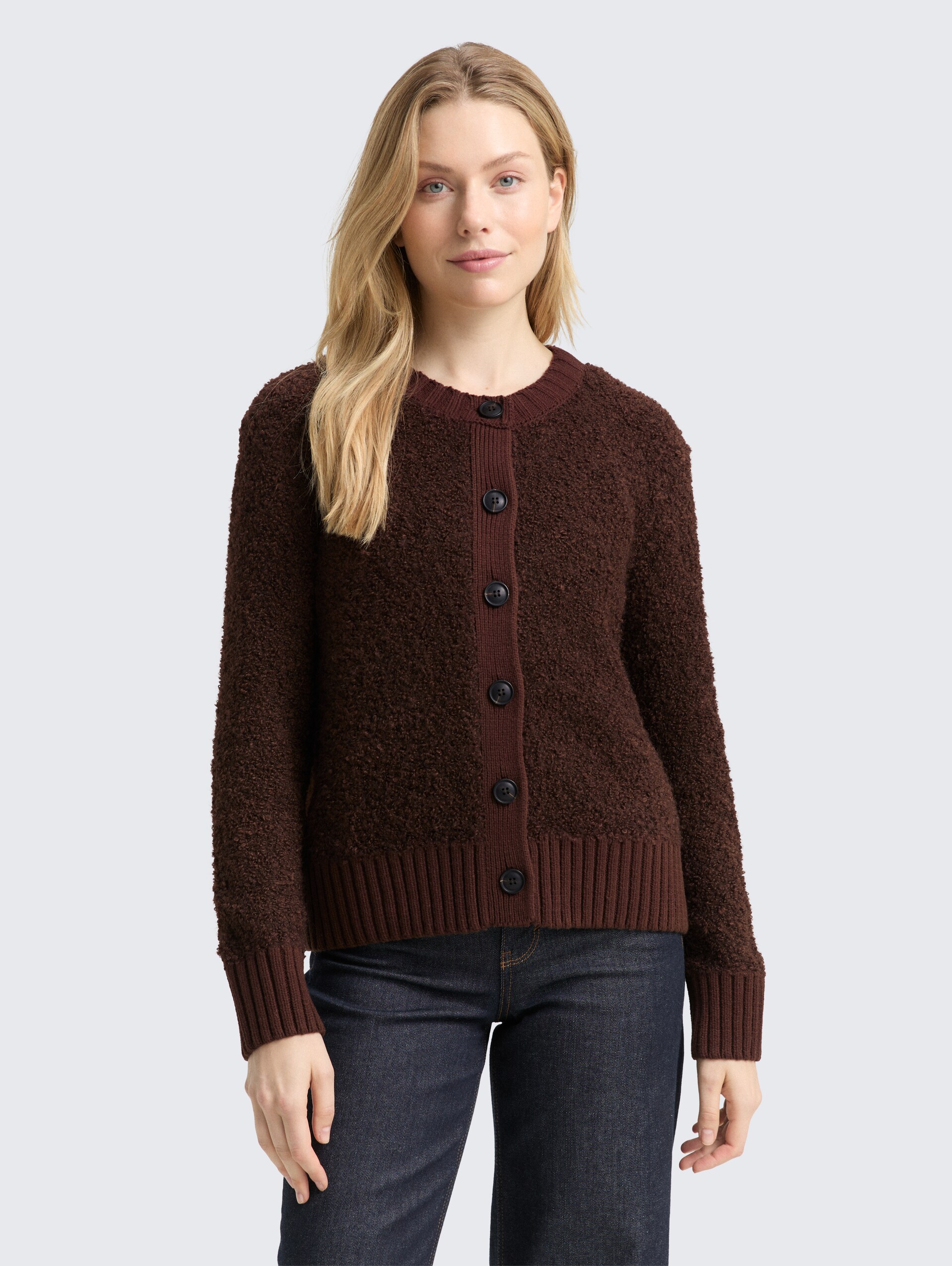Bouclé Cardigan mit Wollanteil - dark pecan brown melange - Ausschnitt Model-Vorderansicht