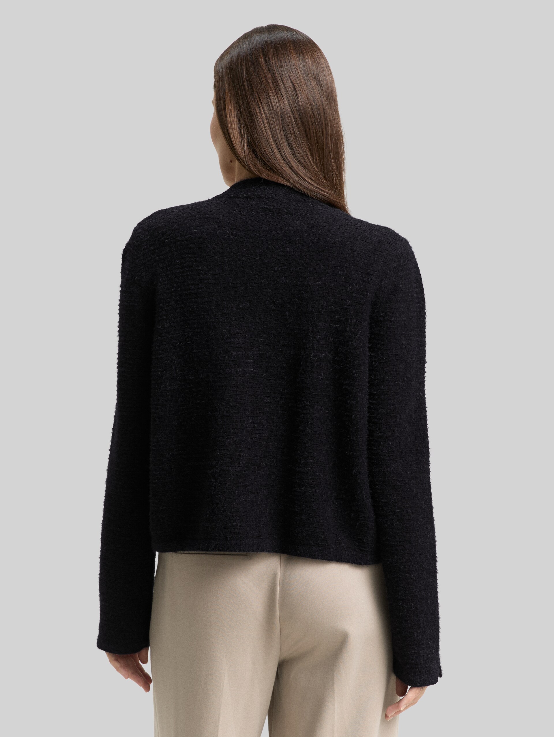 Cardigan aus Federgarn - black stripe with featheryarn
