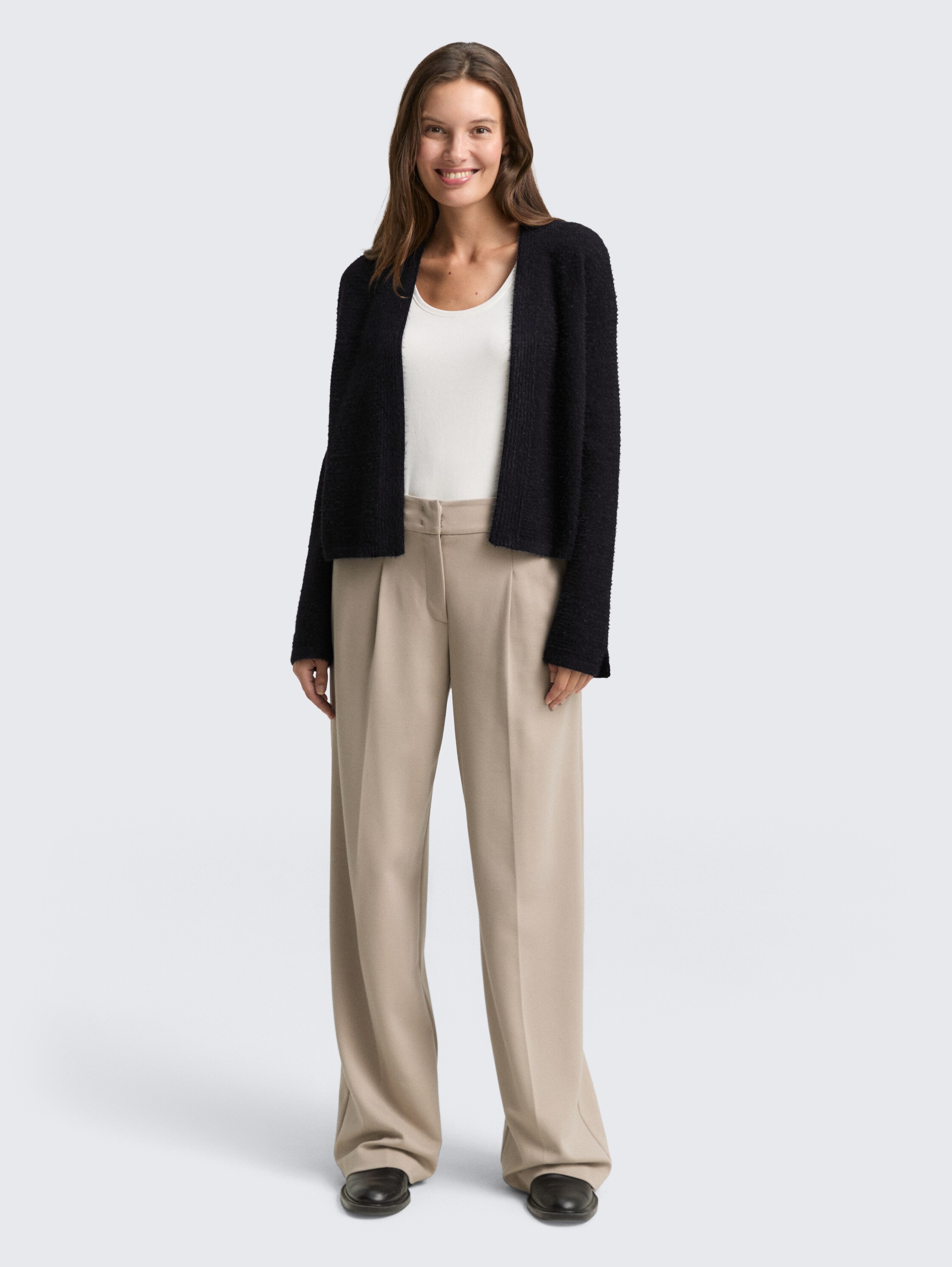 Cardigan aus Federgarn - black_stripe_with_featheryarn - 