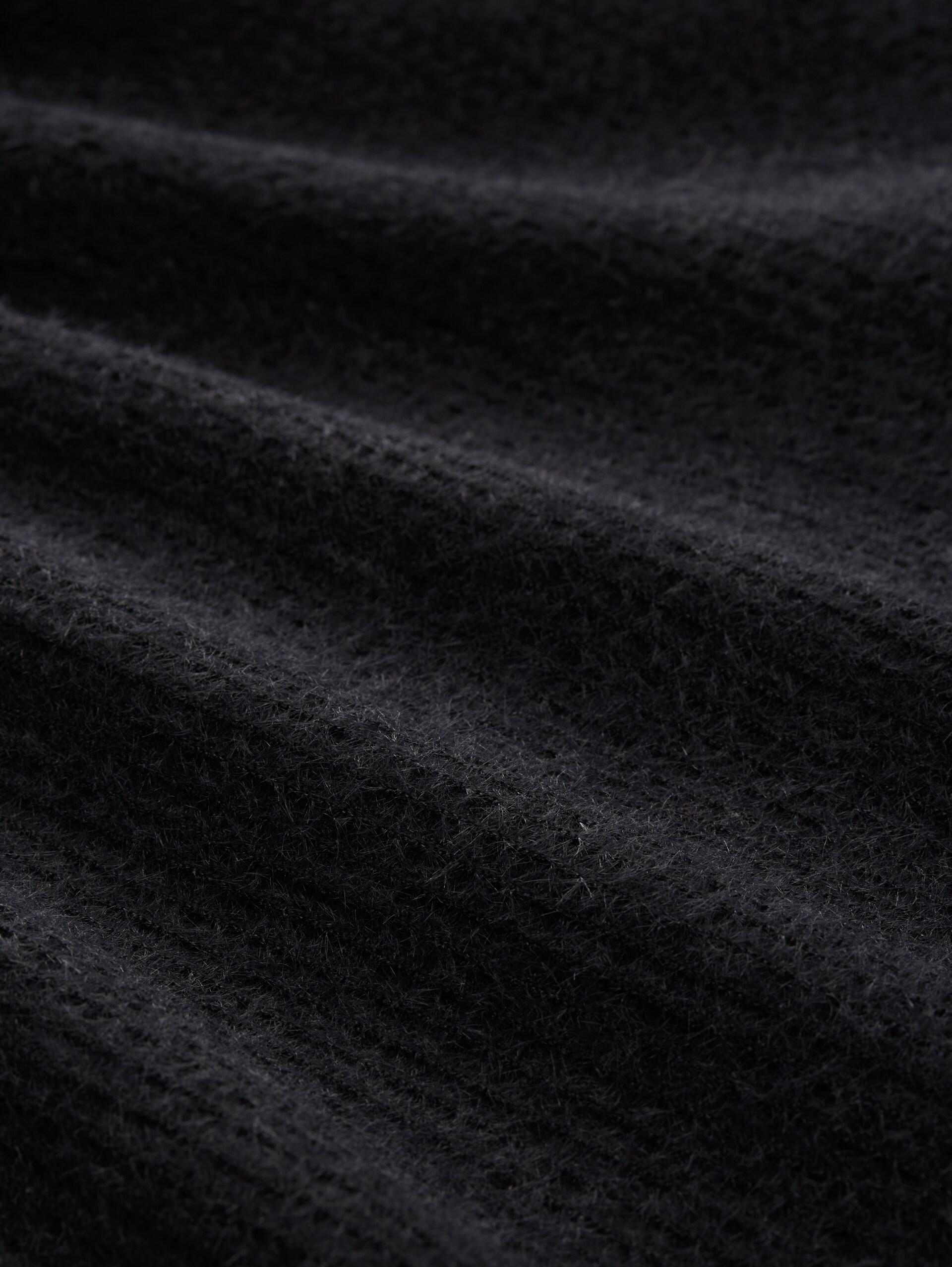 Cardigan aus Federgarn - black stripe with featheryarn - Material-Ansicht