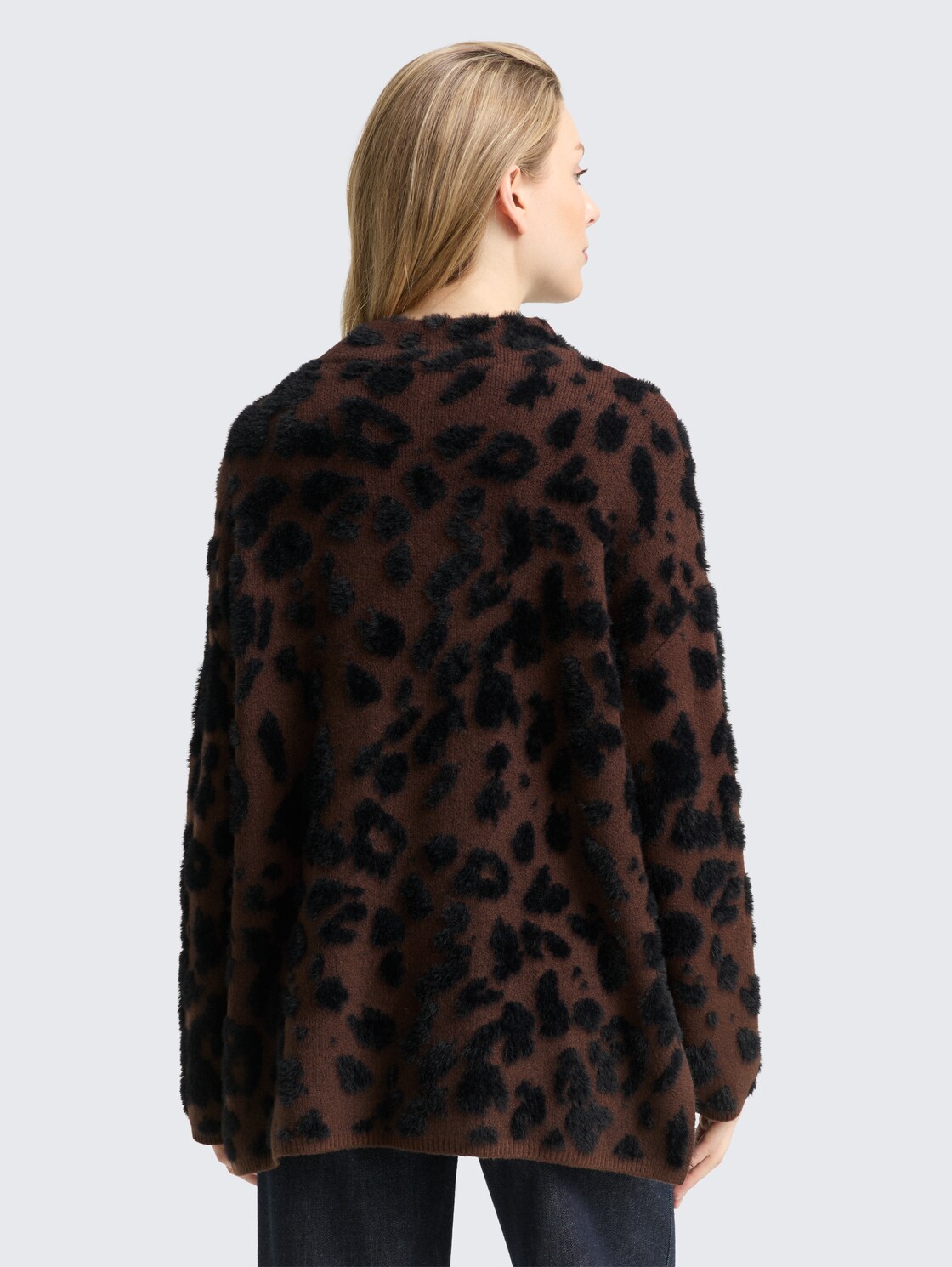 Oversize Strickpullover mit Leo-Muster - big brown leo design