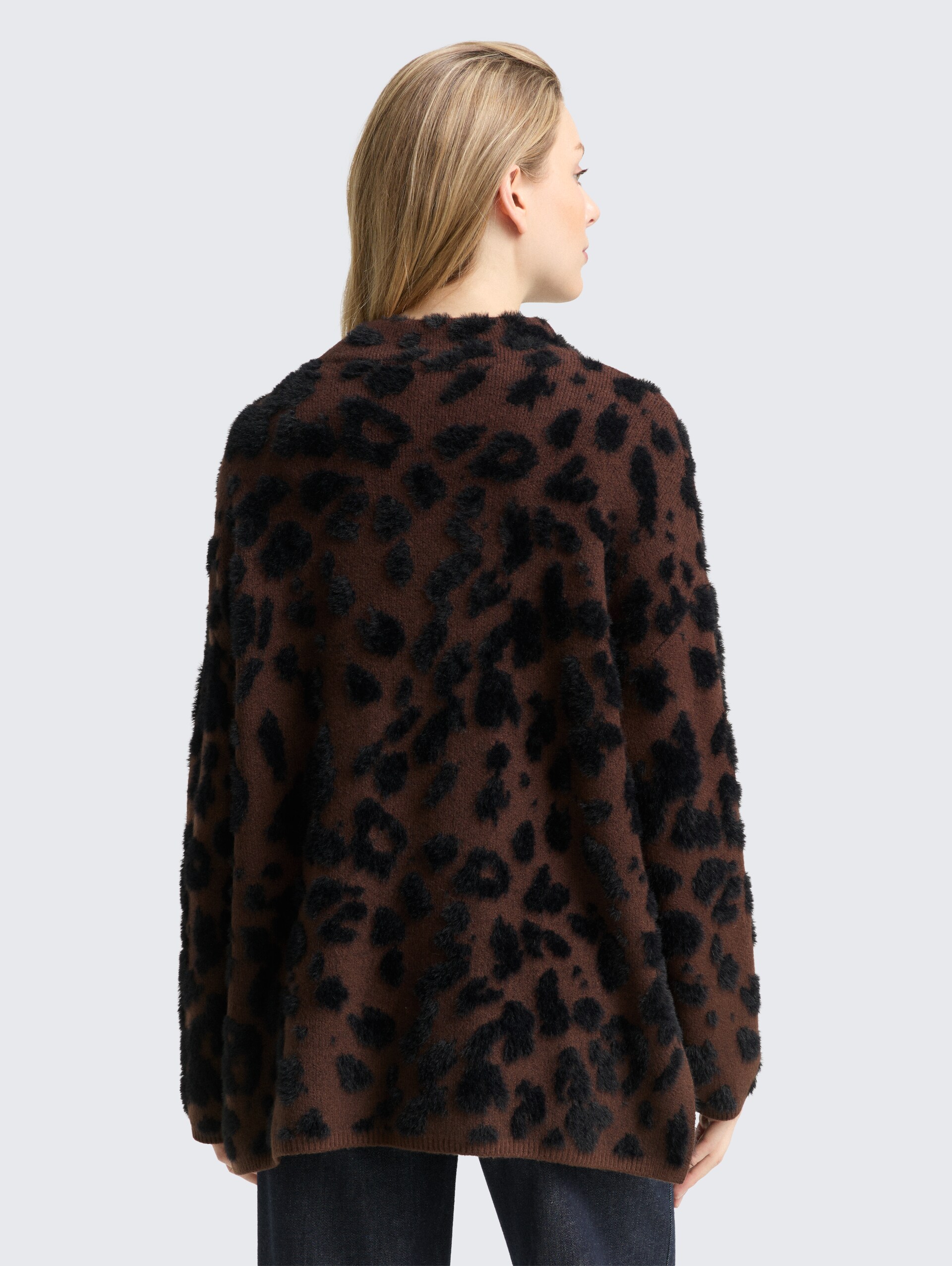 Oversize Strickpullover mit Leo-Muster - big brown leo design
